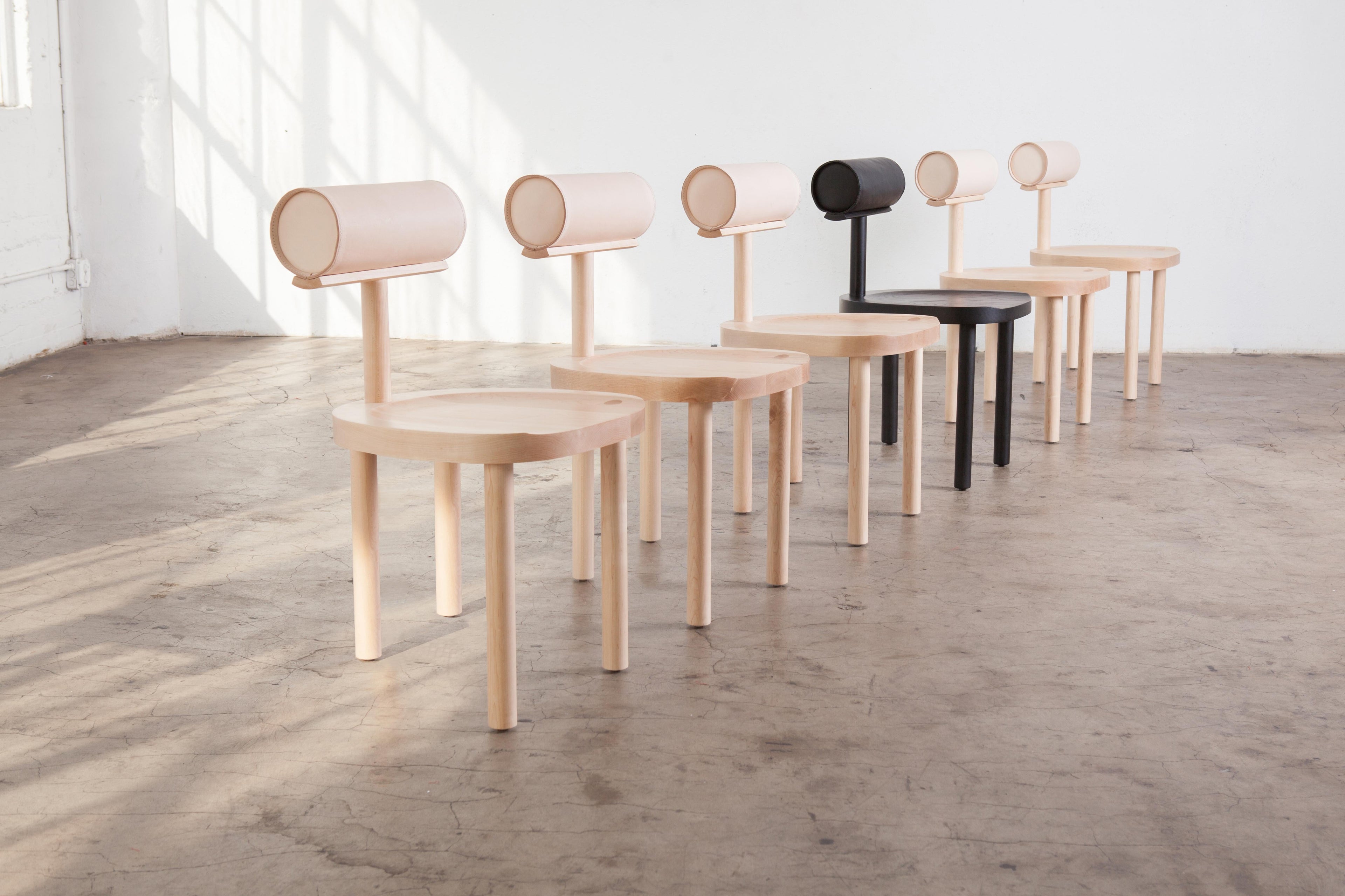 https://a.1stdibscdn.com/una-dining-chair-in-natural-maple-with-leather-back-by-estudio-persona-for-sale-picture-6/f_23783/f_64460931731025554215/7_master.jpg