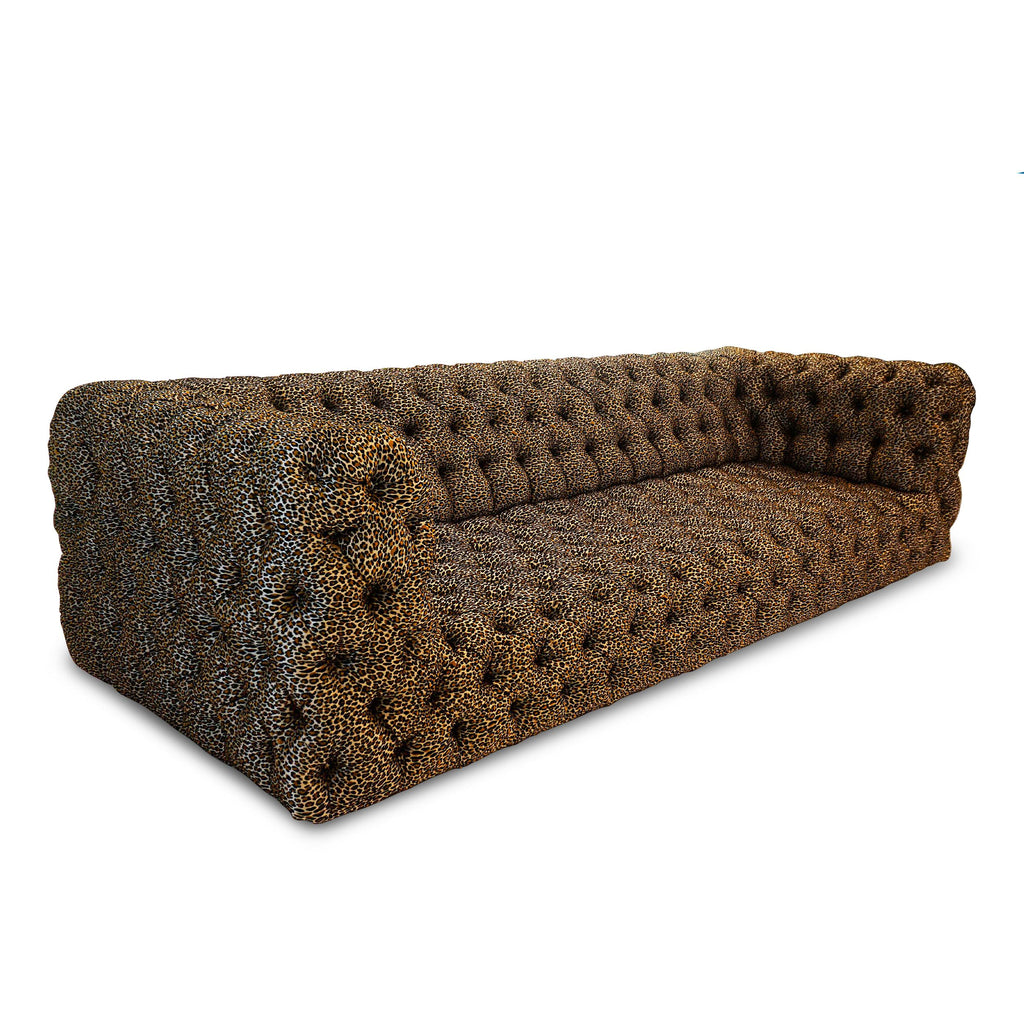 https://a.1stdibscdn.com/tufted-leopard-print-sofa-for-sale-picture-2/f_21233/1621350933623/7_master.jpg