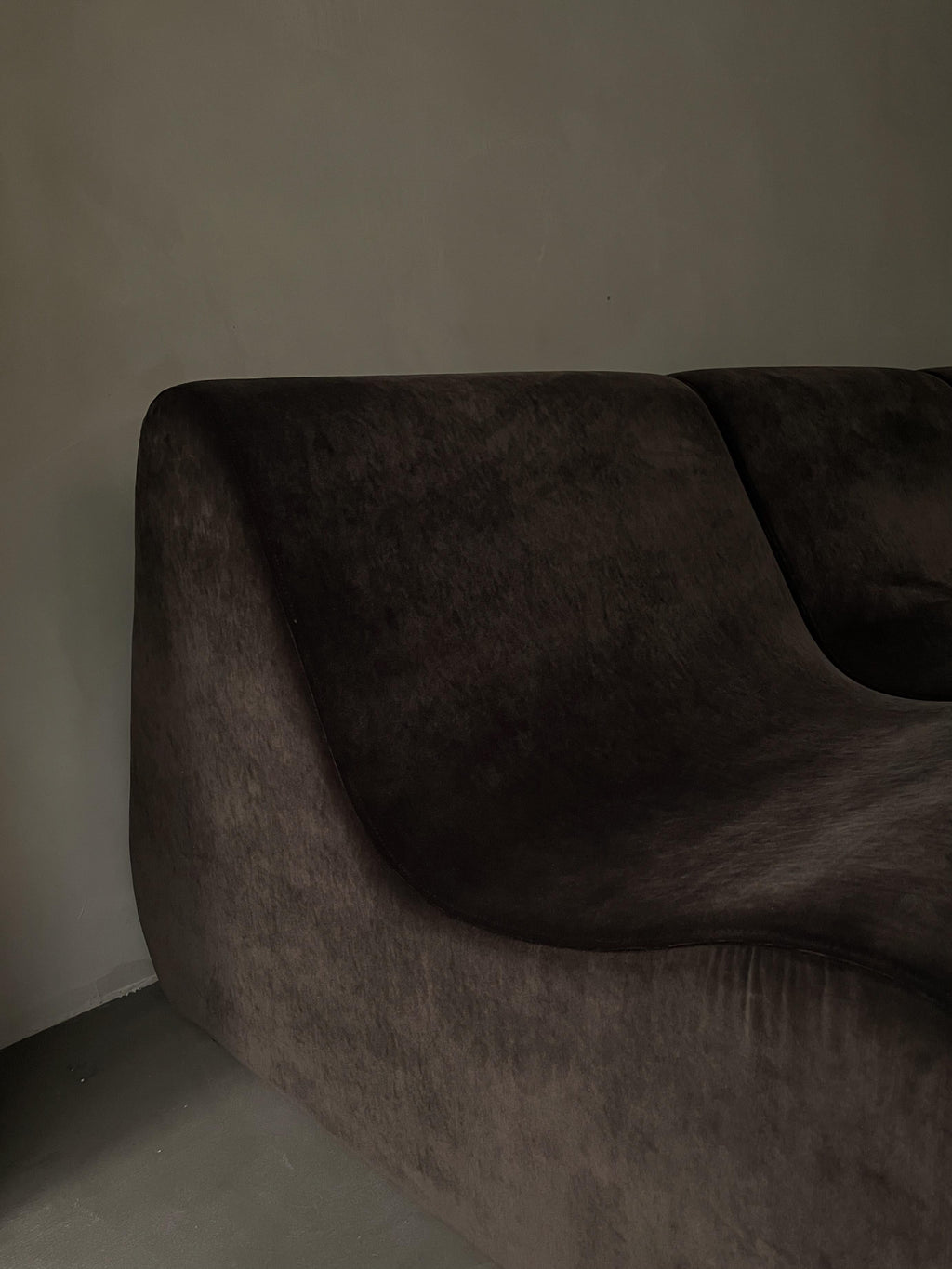 https://a.1stdibscdn.com/modular-sofa-by-karstudio-for-sale-picture-5/f_12192/f_327068221676044287491/7a45ee1f3bd76f7414c4c70e4e7b4f6d_master.jpg