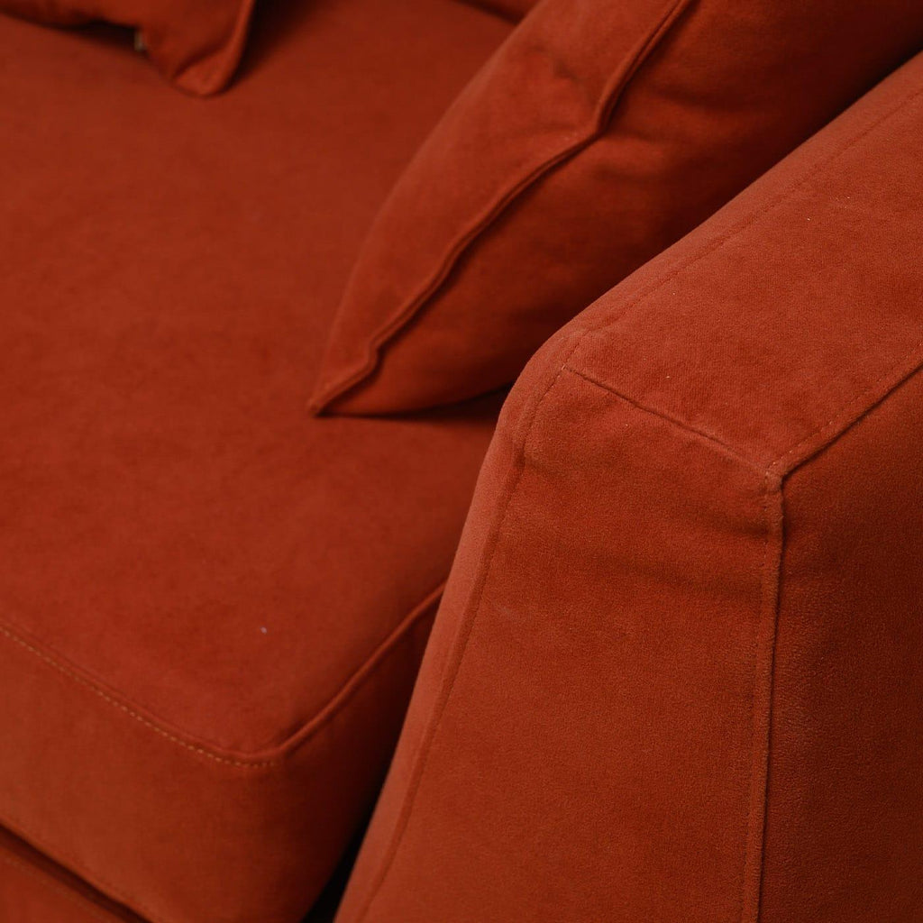 https://a.1stdibscdn.com/chelini-paris-3-seater-red-sofa-for-sale-picture-5/f_17062/f_490861221772725918292/7zuoa2szryuagn0y4igv89eoej3s_1__master.jpg