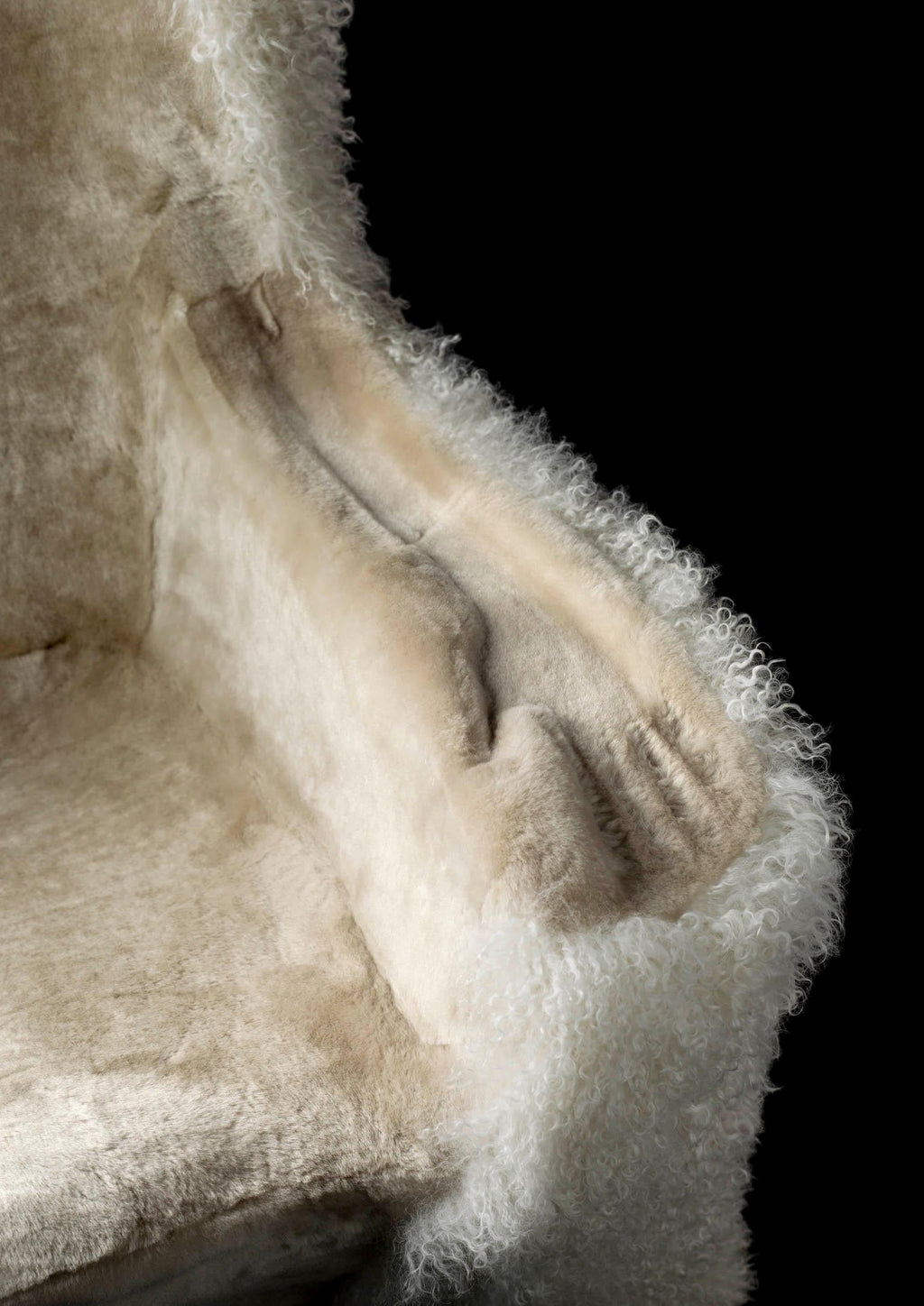 https://a.1stdibscdn.com/art-piece-sheepskin-upholster-invisible-personage-armchair-by-salvador-dali-for-sale-picture-7/f_30483/f_314684521669372993419/8163_master.jpg