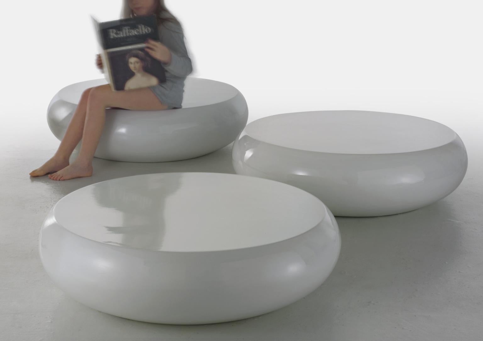 https://a.1stdibscdn.com/pillola-coffee-table-seat-in-fibreglass-by-verter-turroni-for-imperfettolab-for-sale-picture-4/f_52142/f_185628021587141874239/81e18d96bd52e2d04c8b7a36e147a1de_master.jpg