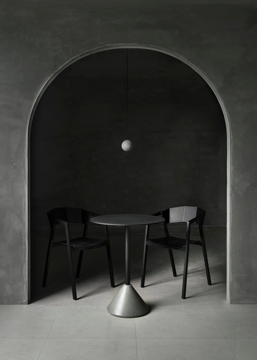 https://a.1stdibscdn.com/round-dining-table-ding-made-of-concrete-and-aluminum-white-for-sale-picture-2/f_31233/f_170324821574771309766/83dc18e1d9d7824fe32be7be9377faf3_master.jpg