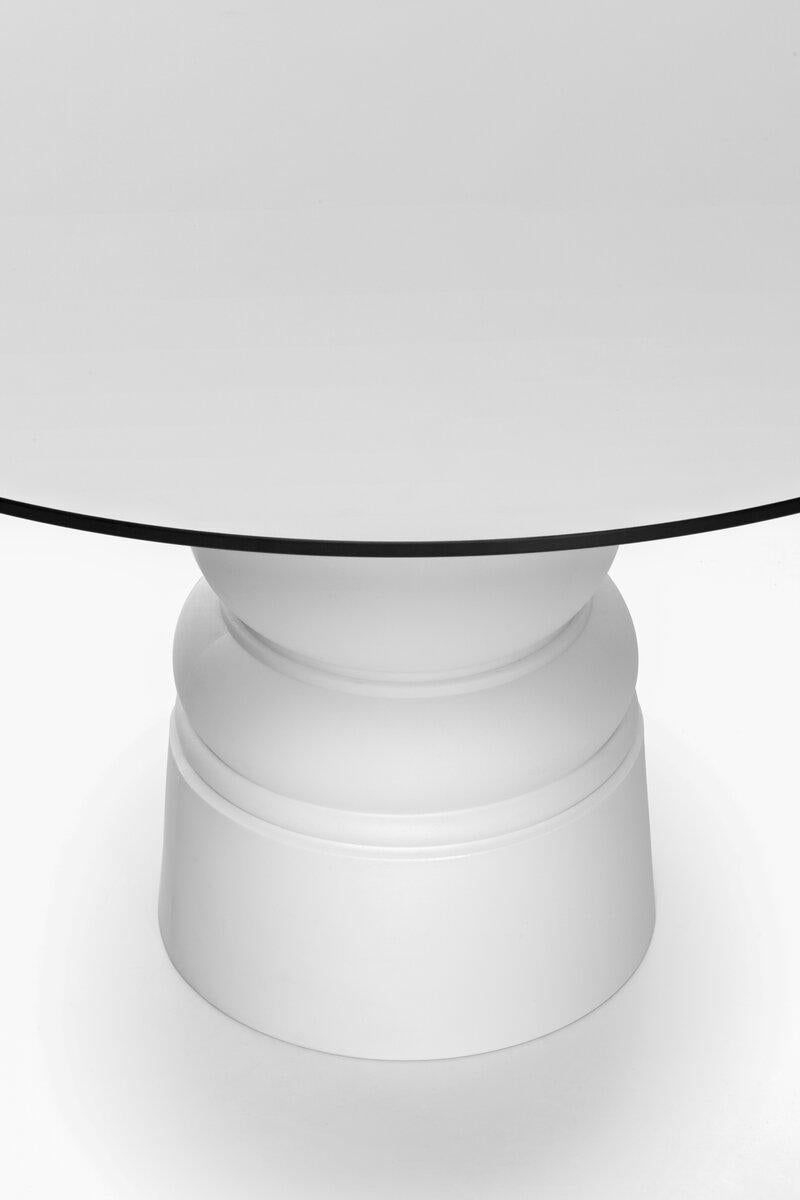 https://a.1stdibscdn.com/moooi-container-140-small-round-dinning-table-with-white-oak-top-for-sale-picture-2/22569652/f_268037521641549607245/8718282334684_8718282334639_8718282334585_1_1__master.jpg