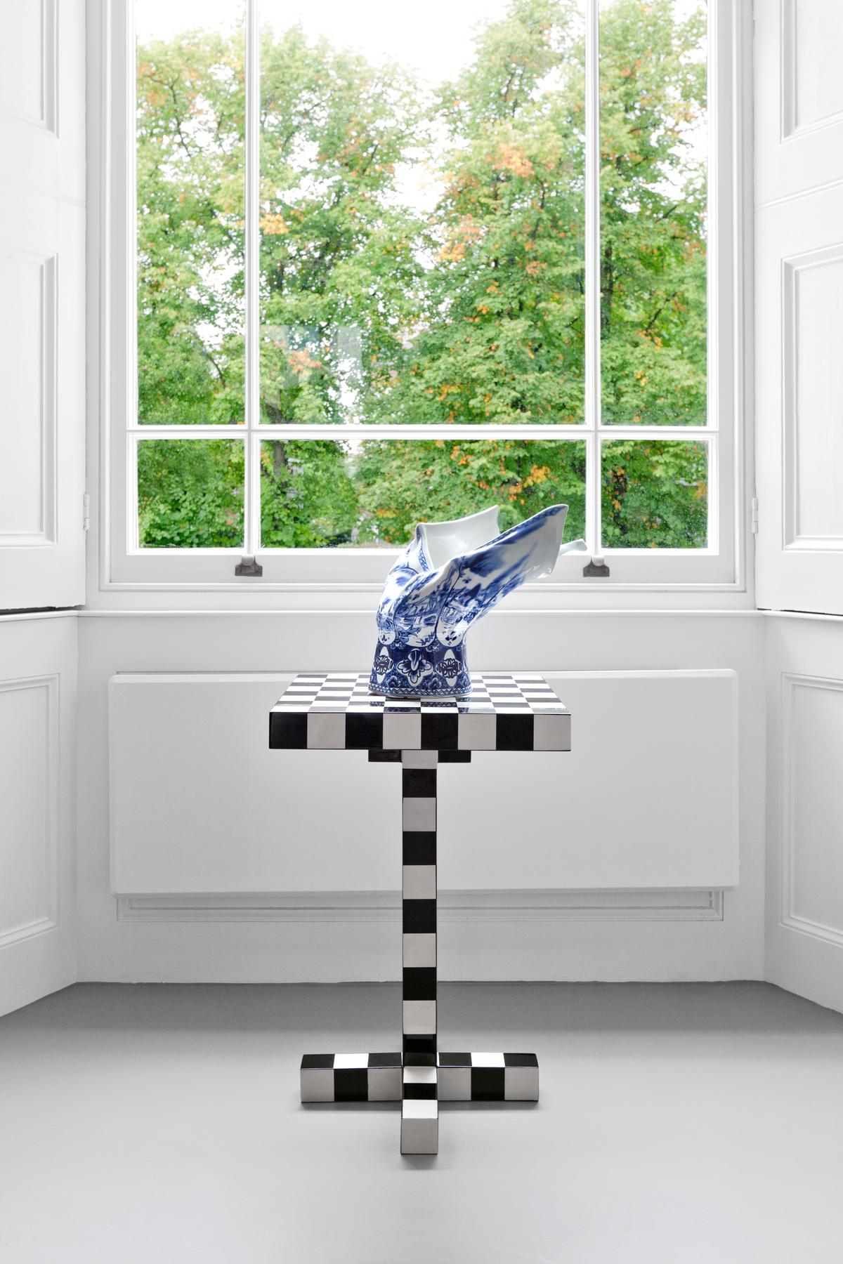 https://a.1stdibscdn.com/moooi-chess-table-in-lacquered-wood-with-steel-frame-mdf-by-front-for-sale-picture-6/22569652/f_268019321641540409173/8718282338033_6_master.jpg