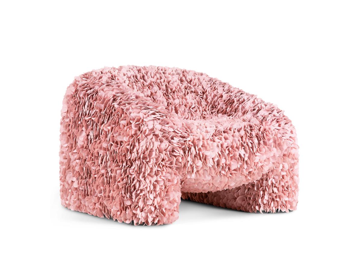https://a.1stdibscdn.com/moooi-hortensia-armchair-in-petal-pink-upholstery-for-sale-picture-4/22569652/f_271106321643361539094/8718282359205_4_master.jpg