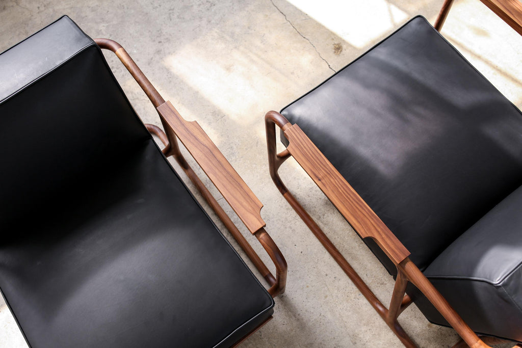 https://a.1stdibscdn.com/alfred-black-lounge-chair-armchair-in-walnut-oak-w-leather-seat-by-mandy-graham-for-sale-picture-13/f_51901/f_193291921591124067604/87C076D1_B916_4515_9532_F7AEC59E158E_master.jpeg