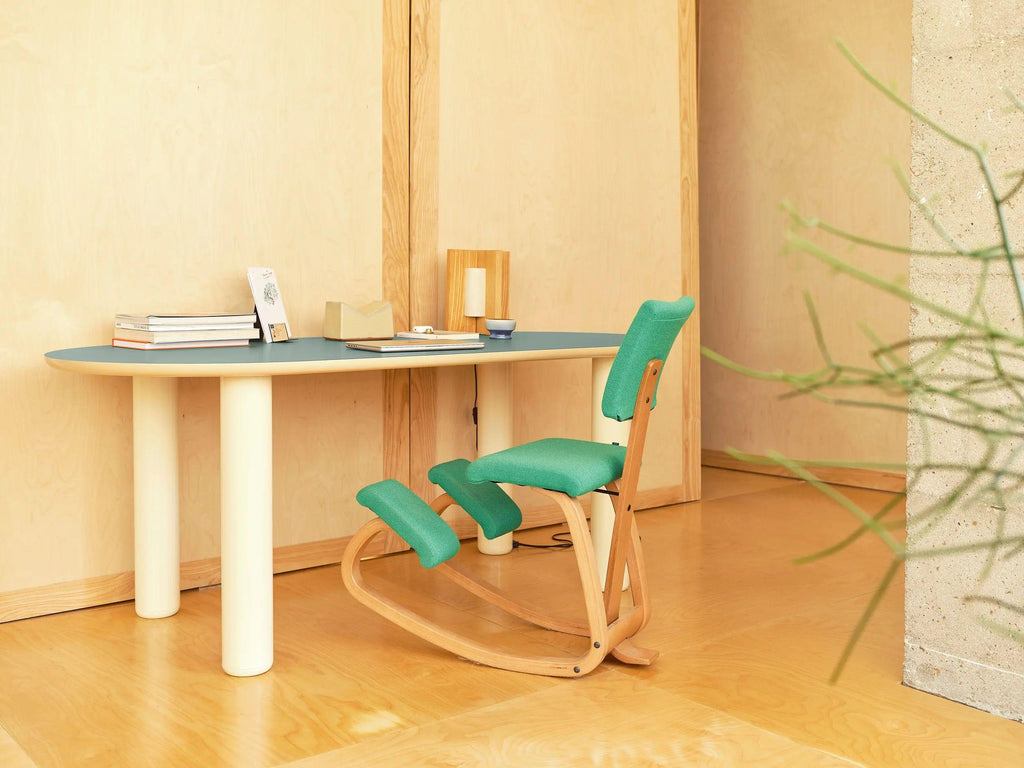 https://a.1stdibscdn.com/eclipso-round-dining-table-in-veneered-mdf-recycled-aluminum-by-jaime-hayon-for-sale-picture-7/f_12192/f_486225921770061755944/88044a03dce817a2c456f1f0dc913bd16b655bdb_5726x4294_master.jpg