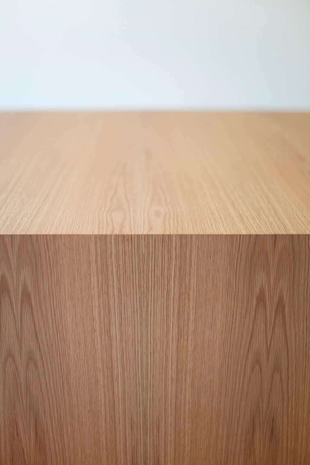 https://a.1stdibscdn.com/bertu-coffee-table-cove-oak-coffee-table-white-oak-for-sale-picture-9/f_9720/f_473775721762275523594/88292803_Oak_Coffee_Table_75657990_master.jpeg