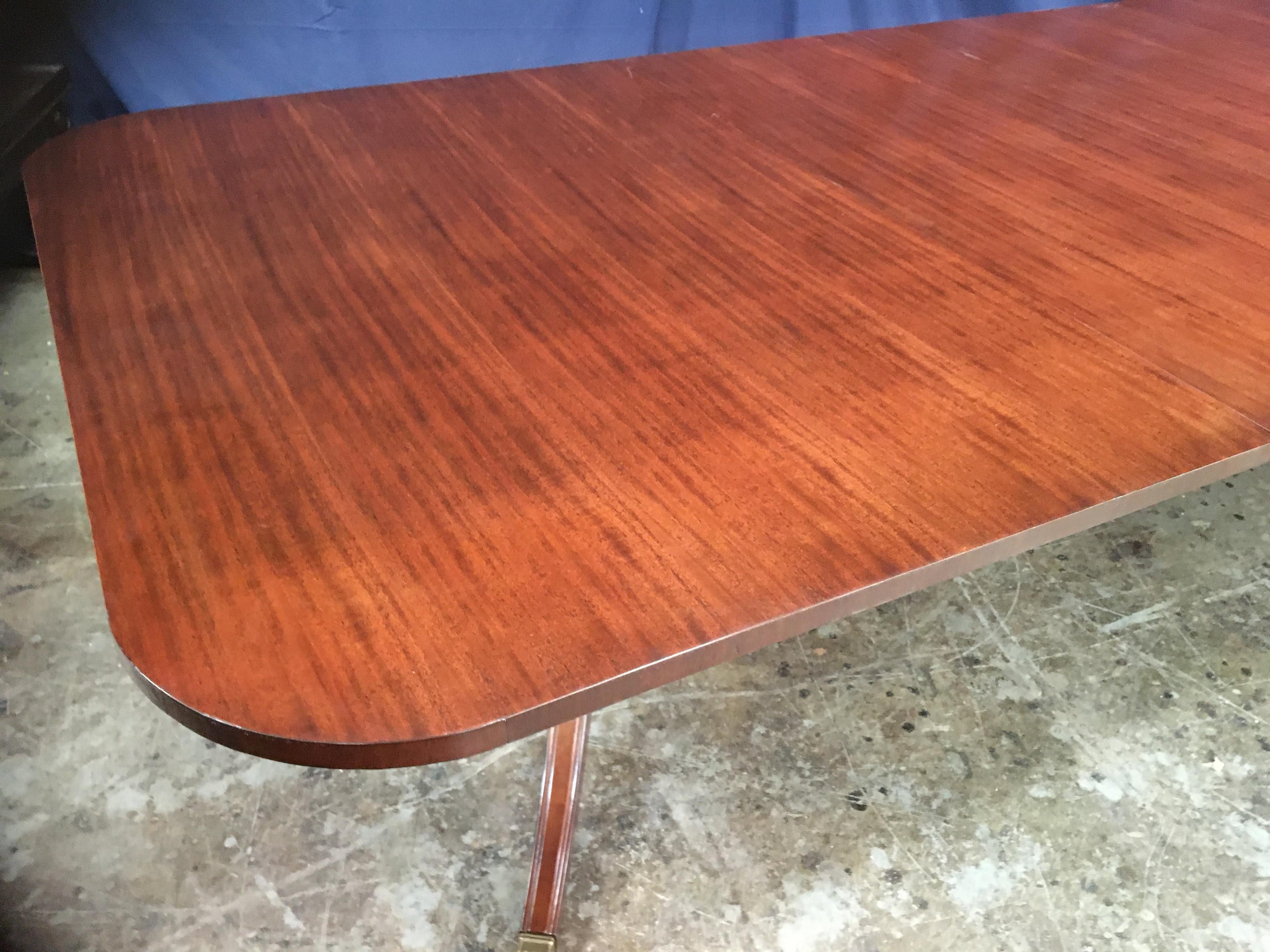 https://a.1stdibscdn.com/custom-ribbon-mahogany-georgian-style-dining-table-by-leighton-hall-for-sale-picture-7/f_44162/f_171923811576074111498/888A5738_EF82_4066_A883_DF32EFE3F914_master.jpeg