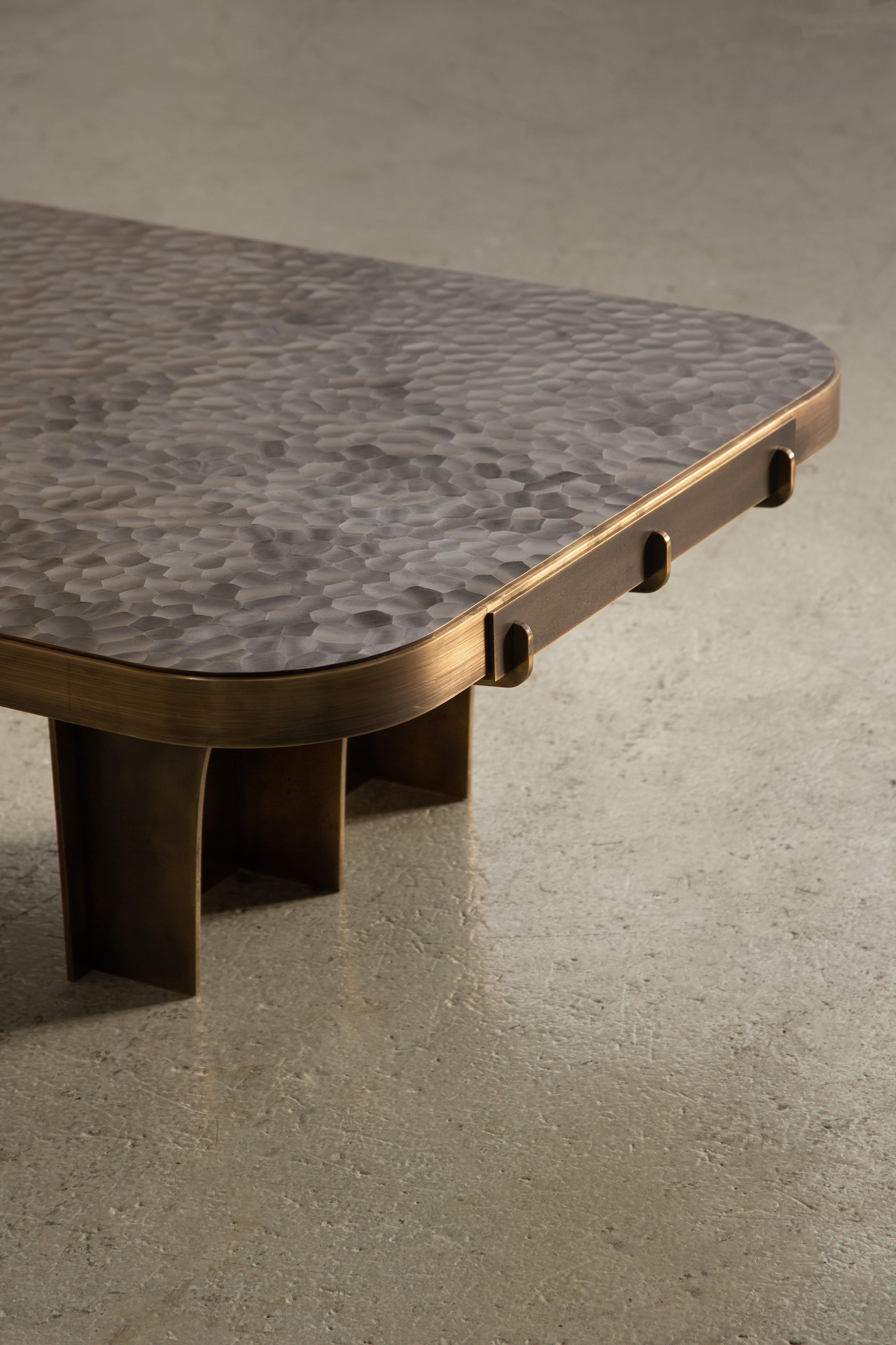 https://a.1stdibscdn.com/rib-coffee-table-sculpted-patinated-brass-for-sale-picture-4/f_25883/f_454076821749632560944/888_Wilton_Mews_Coffee_Table_04_master.jpg