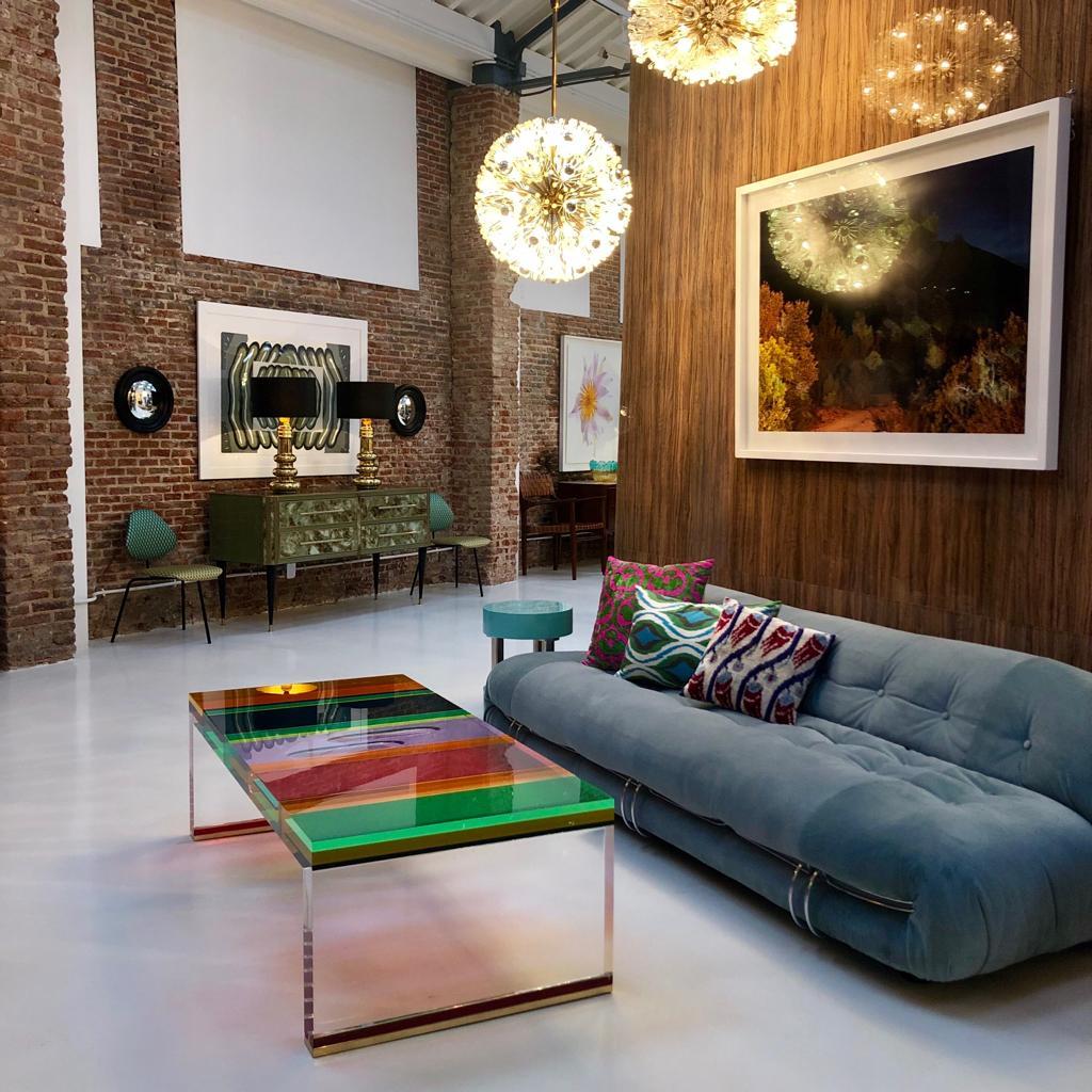 https://a.1stdibscdn.com/studio-superego-modern-multicolor-plexiglass-and-brass-feet-italian-coffee-table-for-sale-picture-10/f_9718/f_164163811570699414657/89c6ebf6_d639_4cdb_b00f_9aca60fc7a29_master.jpg