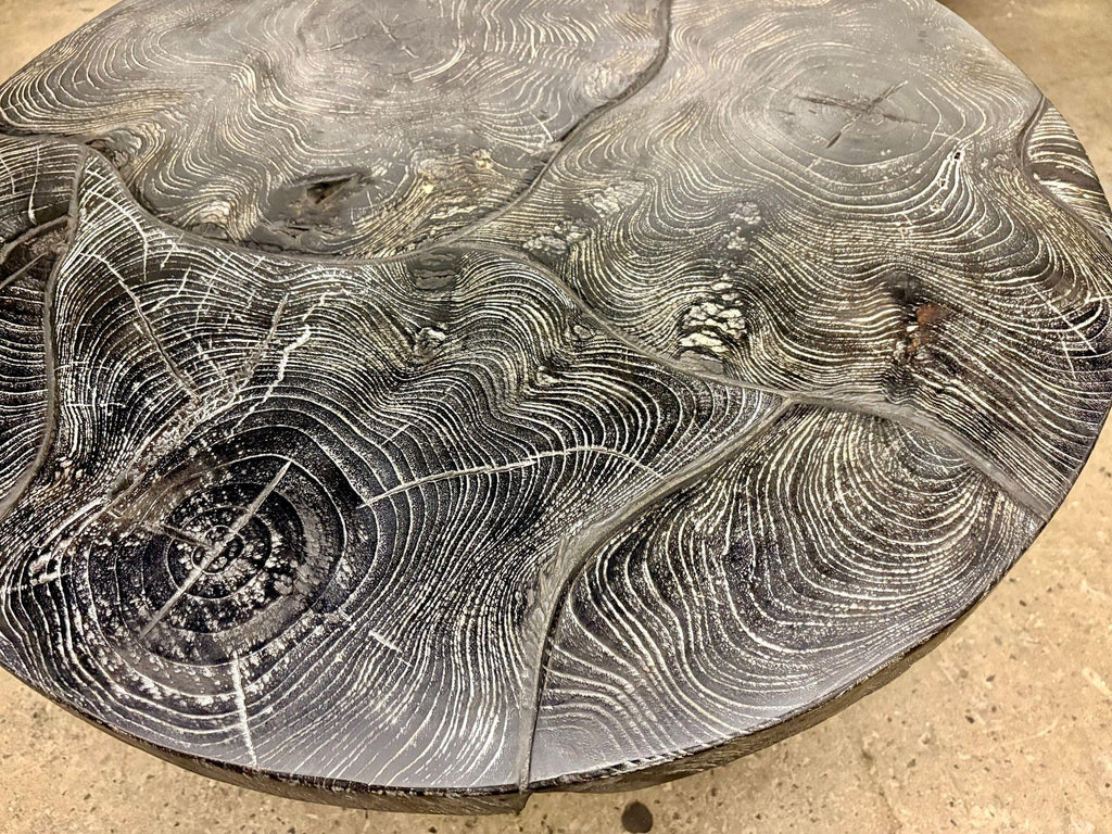 https://a.1stdibscdn.com/organic-modern-round-black-coffee-table-special-lacquered-suar-wood-idn-2025-for-sale-picture-9/f_15532/f_465996321757444258531/8_IMG_5835_Kopie_master.jpeg