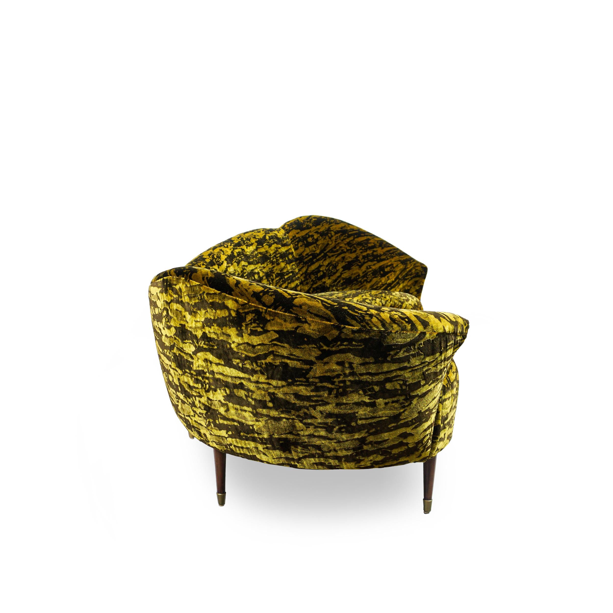 https://a.1stdibscdn.com/gold-and-brown-velvet-sofa-for-sale-picture-8/f_21233/1627054288276/8_master.jpg