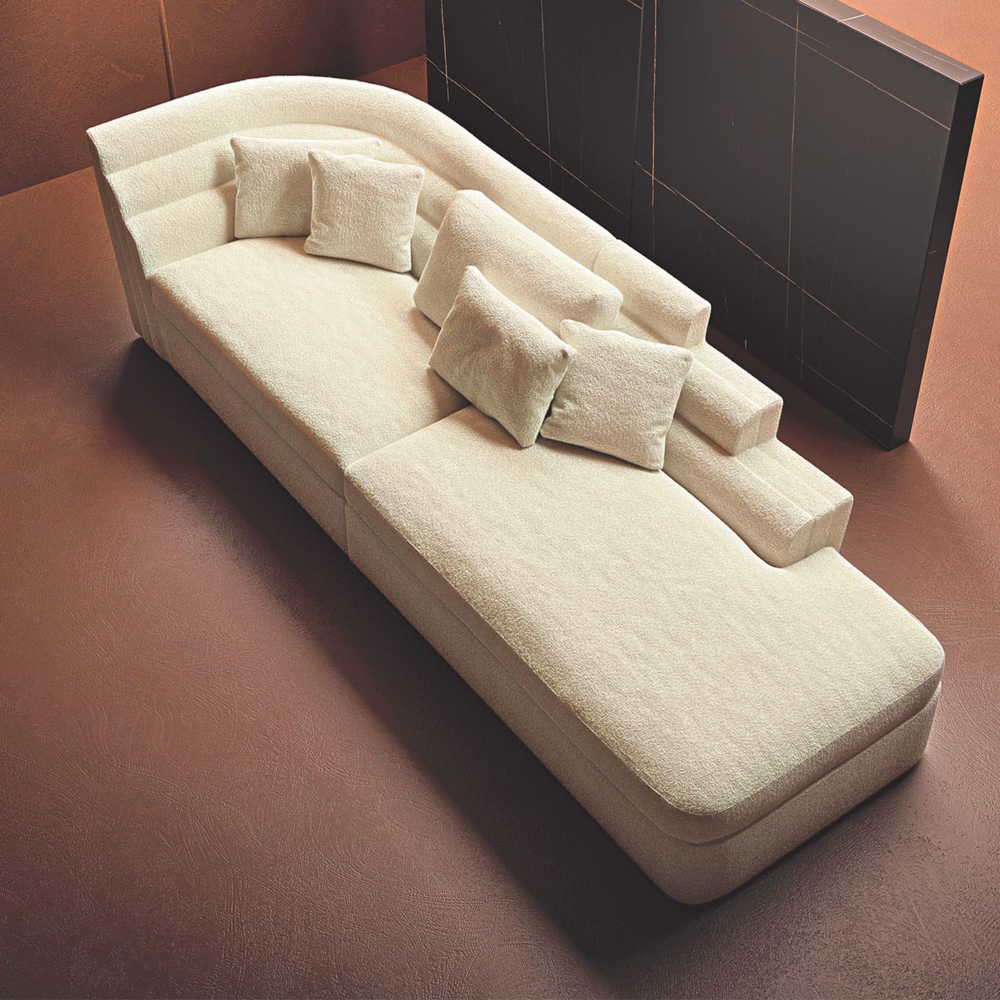 https://a.1stdibscdn.com/theater-sofa-for-sale-picture-5/f_17062/f_384464021708094823866/8baef3vocfhfzbaj6x0y9s88to3j_master.jpg