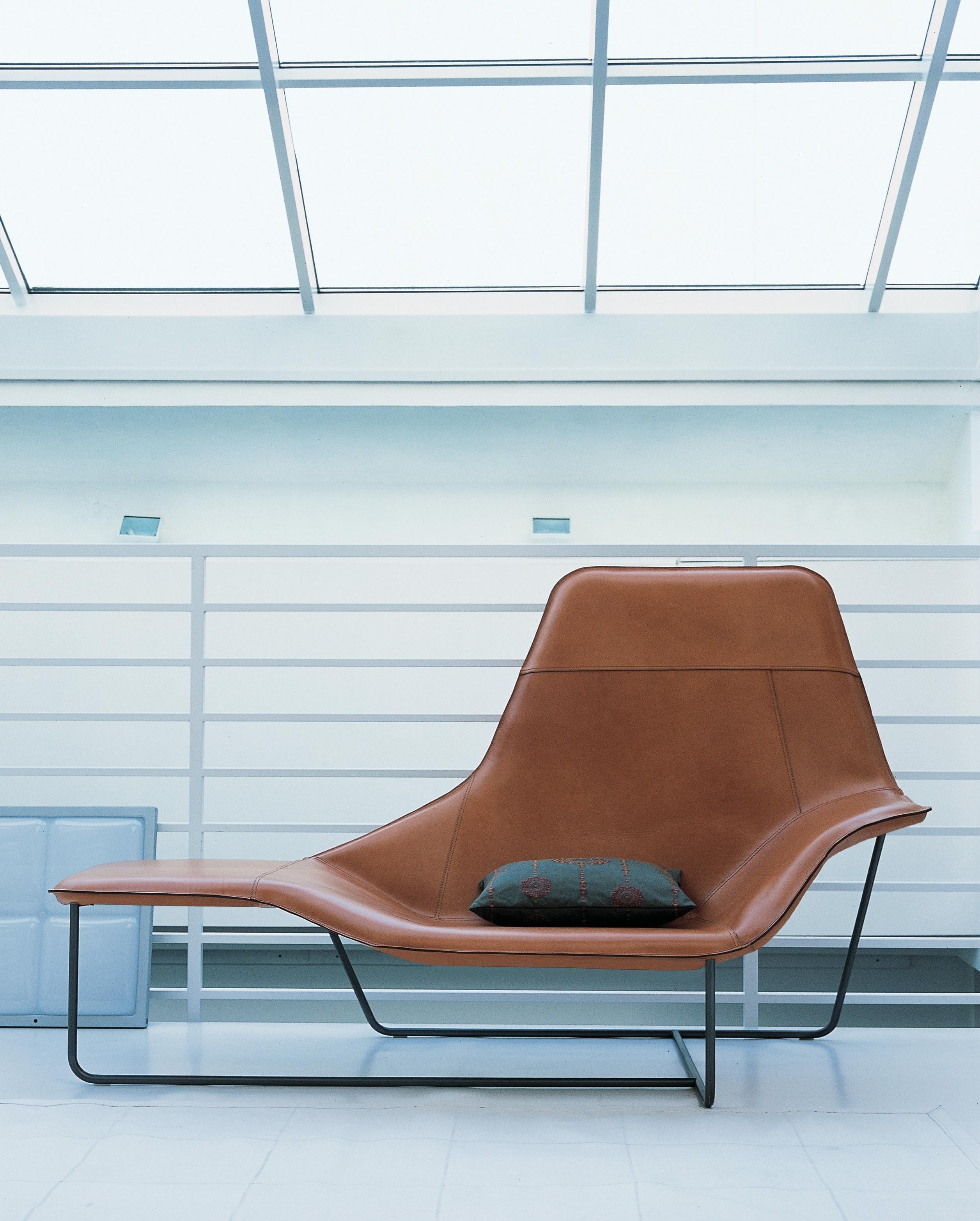 https://a.1stdibscdn.com/zanotta-lama-lounge-chair-in-brown-leather-with-graphite-steel-frame-for-sale-picture-3/22569652/f_288423521653653880127/921_1IG01_master.jpg