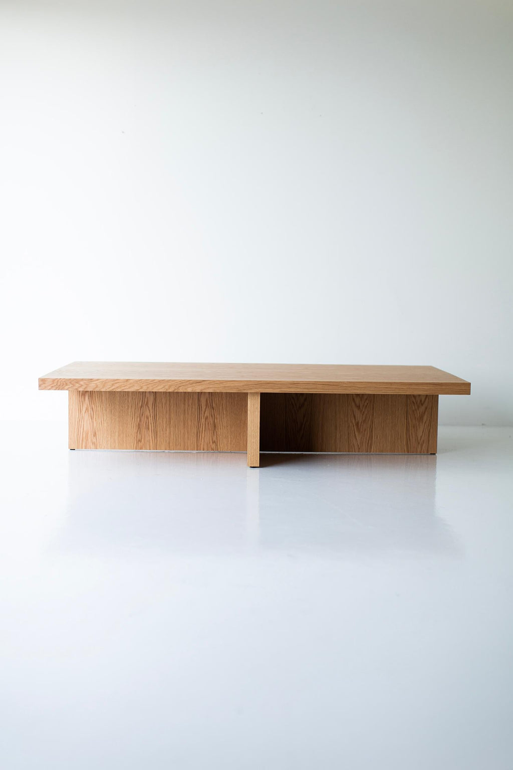 https://a.1stdibscdn.com/the-oakley-cross-base-coffee-table-in-white-oak-for-sale-picture-3/f_9720/f_359410821693927247457/93833464_cross_base_coffee_table_98374661_master.jpg