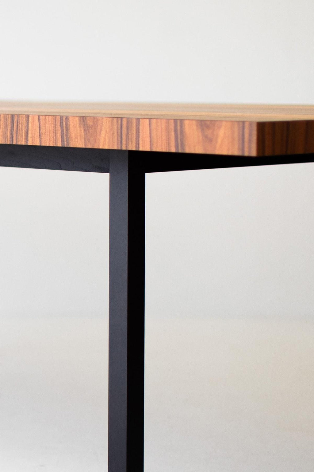 https://a.1stdibscdn.com/craft-associates-dining-table-baughman-modern-dining-table-striped-top-for-sale-picture-6/f_9720/f_394892621714413302499/96063238_modern_dining_table_36876273_master.jpg
