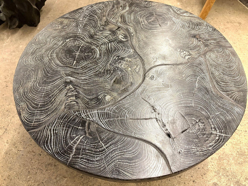 https://a.1stdibscdn.com/organic-modern-round-black-coffee-table-special-lacquered-suar-wood-idn-2025-for-sale-picture-10/f_15532/f_465996321757444257593/9_IMG_5827_Kopie_master.jpeg