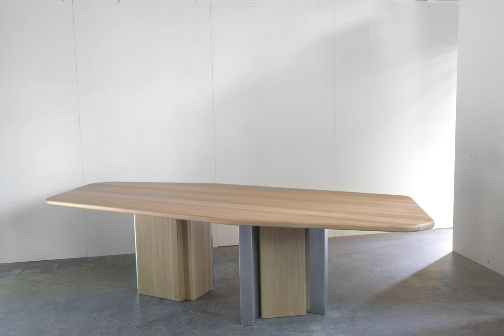 https://a.1stdibscdn.com/diamond-table-white-oak-polished-aluminum-double-pedestal-base-simon-johns-for-sale-picture-6/f_26473/f_171847911576014239290/9_foot02WEB_master.jpg