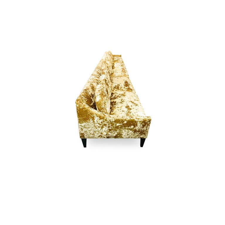 https://a.1stdibscdn.com/customizable-classic-sofa-with-crushed-velvet-and-shaped-back-pillows-for-sale-picture-9/f_21233/f_266271721640038100785/9_master.jpg?width=768