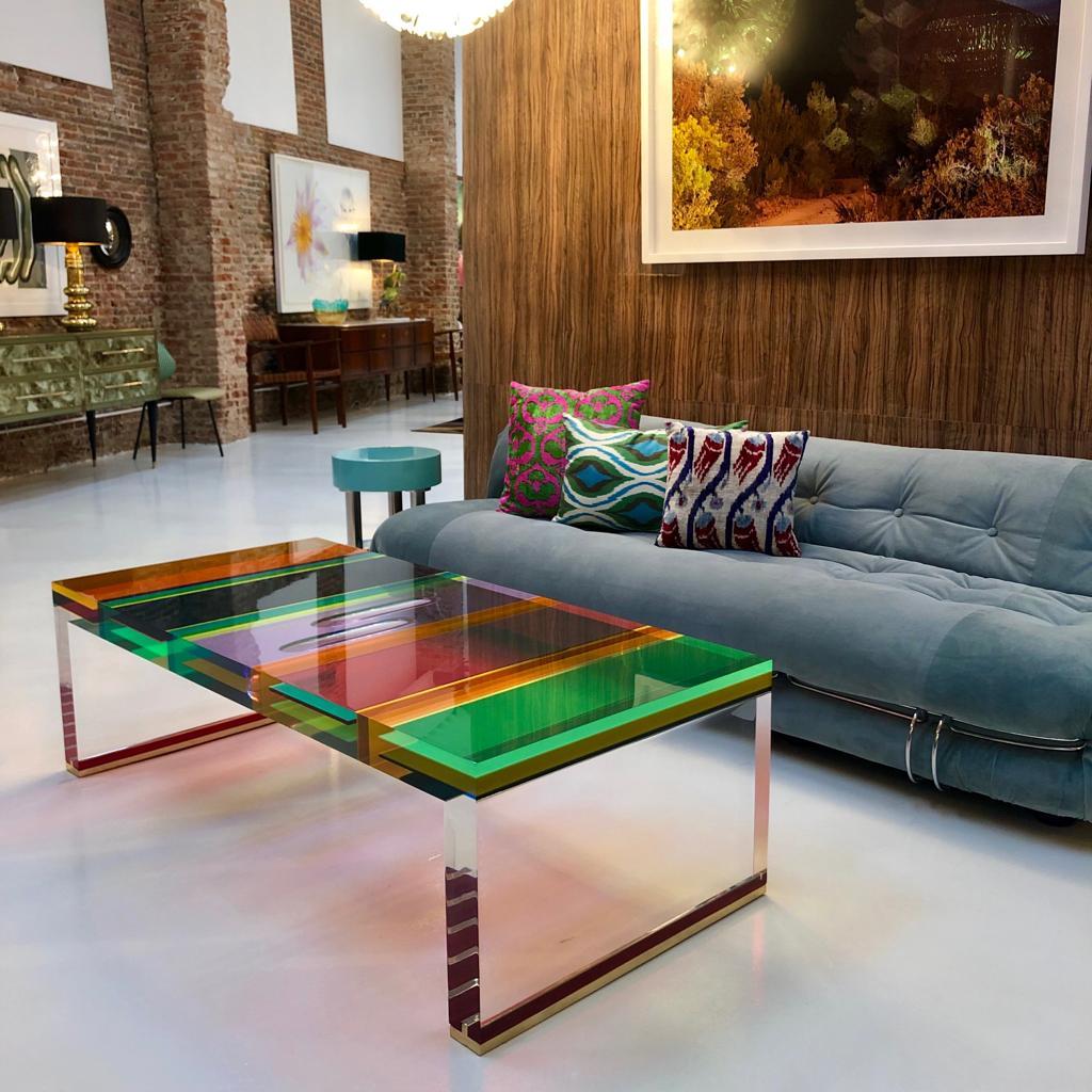 https://a.1stdibscdn.com/studio-superego-modern-multicolor-plexiglass-and-brass-feet-italian-coffee-table-for-sale-picture-9/f_9718/f_164163811570699414201/9a283566_bef3_486d_9ffd_e0355a66869c_master.jpg