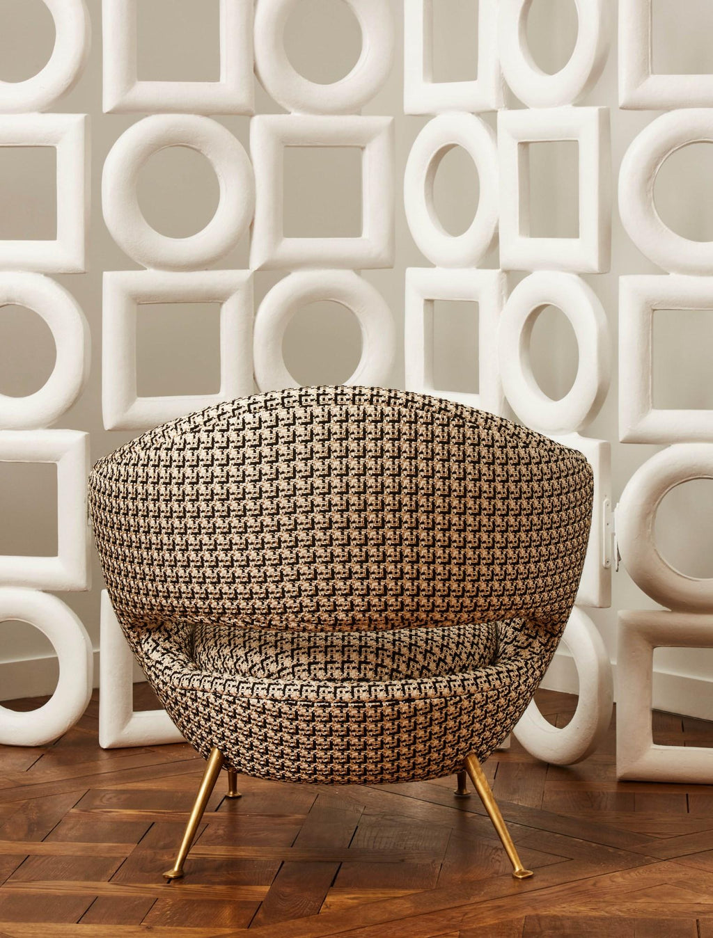 https://a.1stdibscdn.com/pair-of-armchairs-by-studio-glustin-for-sale-picture-6/f_9680/f_434320921738404924118/9f2dff16_913e_4bfe_8d8e_203b28251016_master.jpg