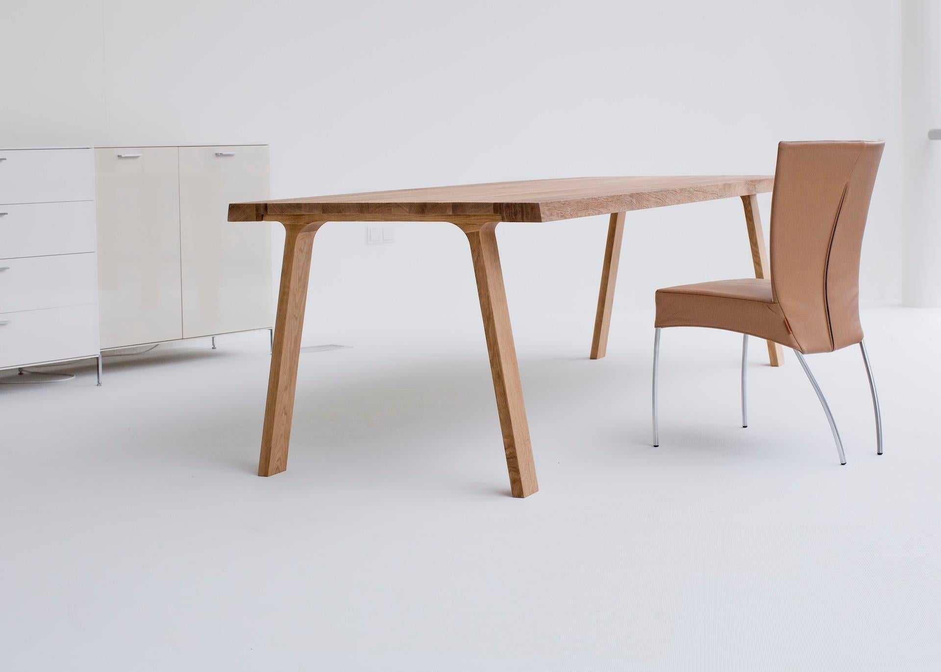 https://a.1stdibscdn.com/customizable-montis-spica-s-chair-by-gijs-papavoine-for-sale-picture-3/f_44652/f_423170221731619104313/A0128045_master.jpeg