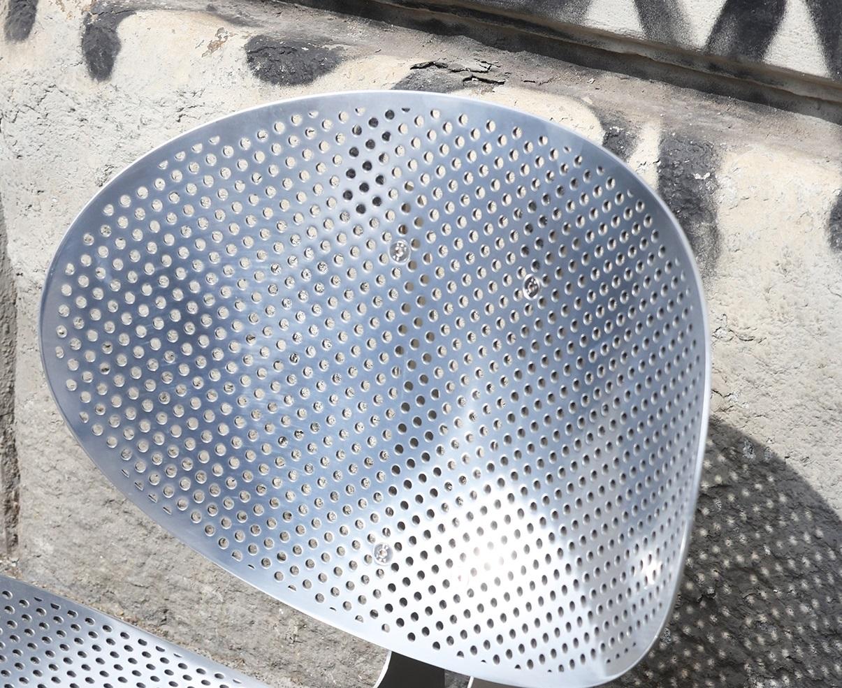 https://a.1stdibscdn.com/r400-perforated-chair-in-silver-polished-aluminum-by-arno-hoogland-for-sale-picture-3/f_12192/f_489596221771950747365/A1F8A4684a_master.jpg