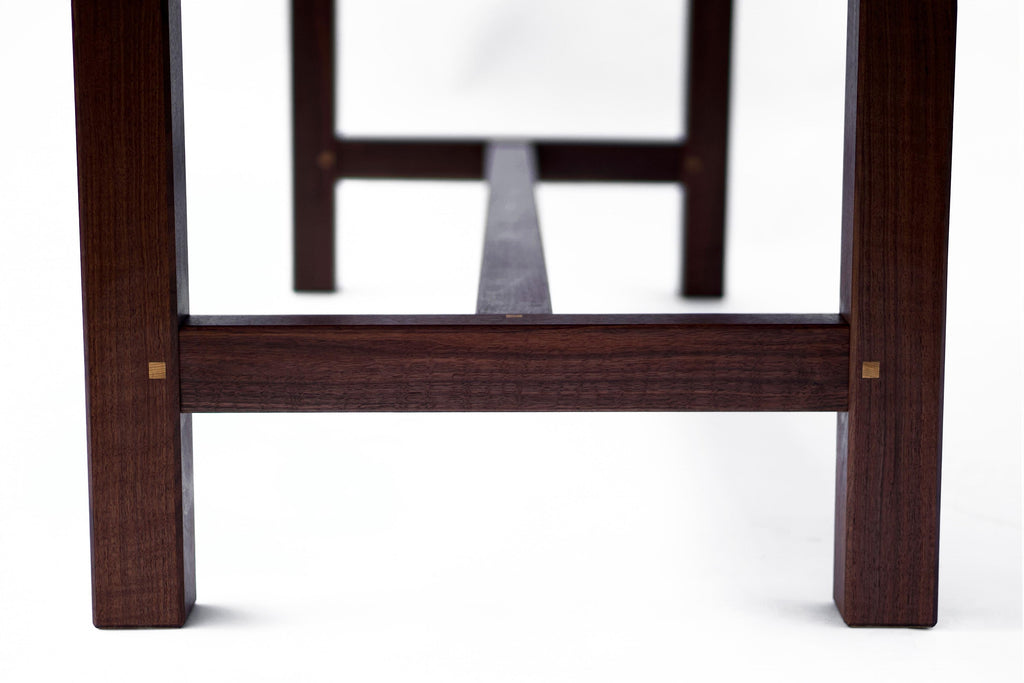 https://a.1stdibscdn.com/trestle-leg-dining-table-in-oiled-walnut-for-sale-picture-4/f_45782/f_356936921691943198723/A7308669_master.jpeg