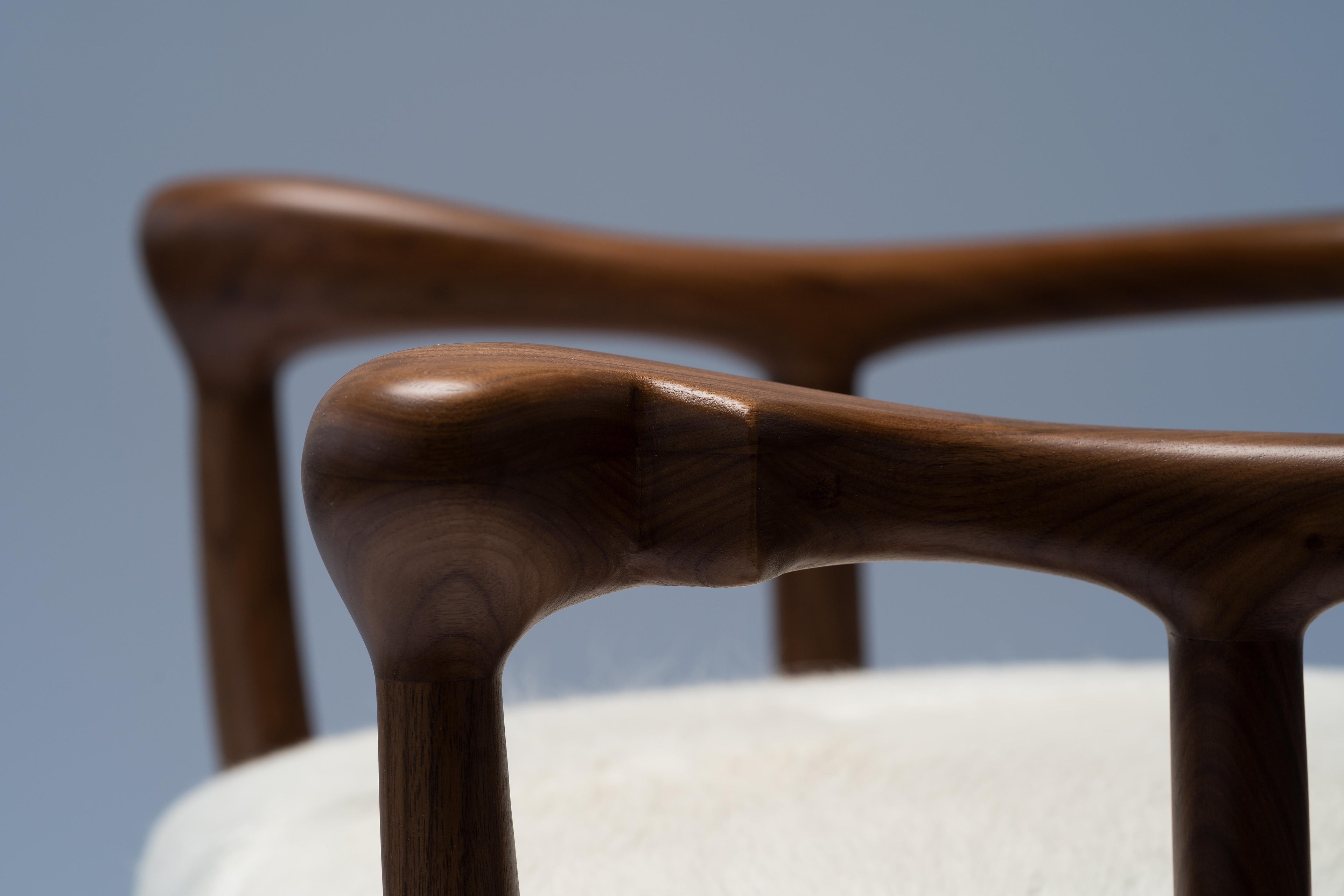 https://a.1stdibscdn.com/marta-brown-chair-armchair-in-walnut-oak-with-cream-cowhide-seat-by-mandy-graham-for-sale-picture-7/f_51901/f_199976421595710198702/_A733548_master.jpg