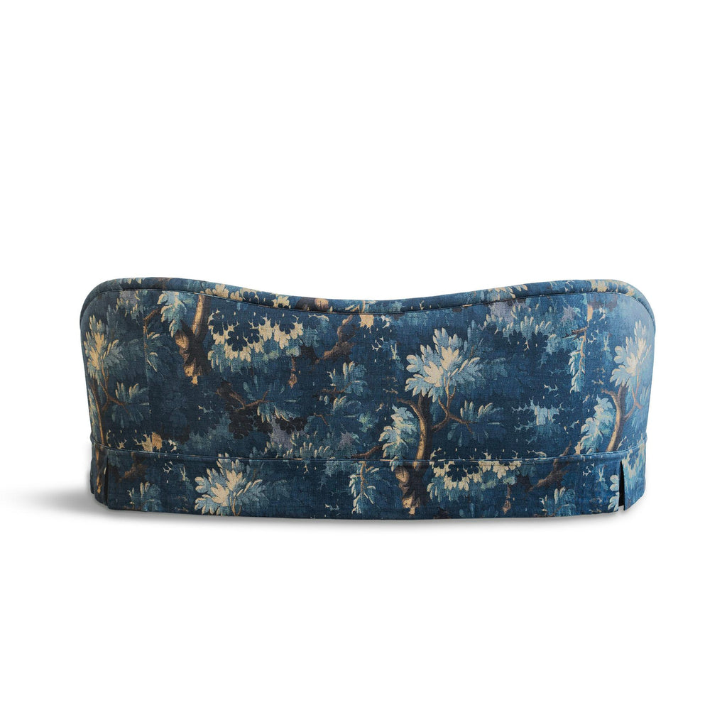 https://a.1stdibscdn.com/lauren-sofa-in-com-by-august-abode-for-sale-picture-5/f_56632/f_494121321774647760621/AA_Lauren_Sofa_5_master.jpg