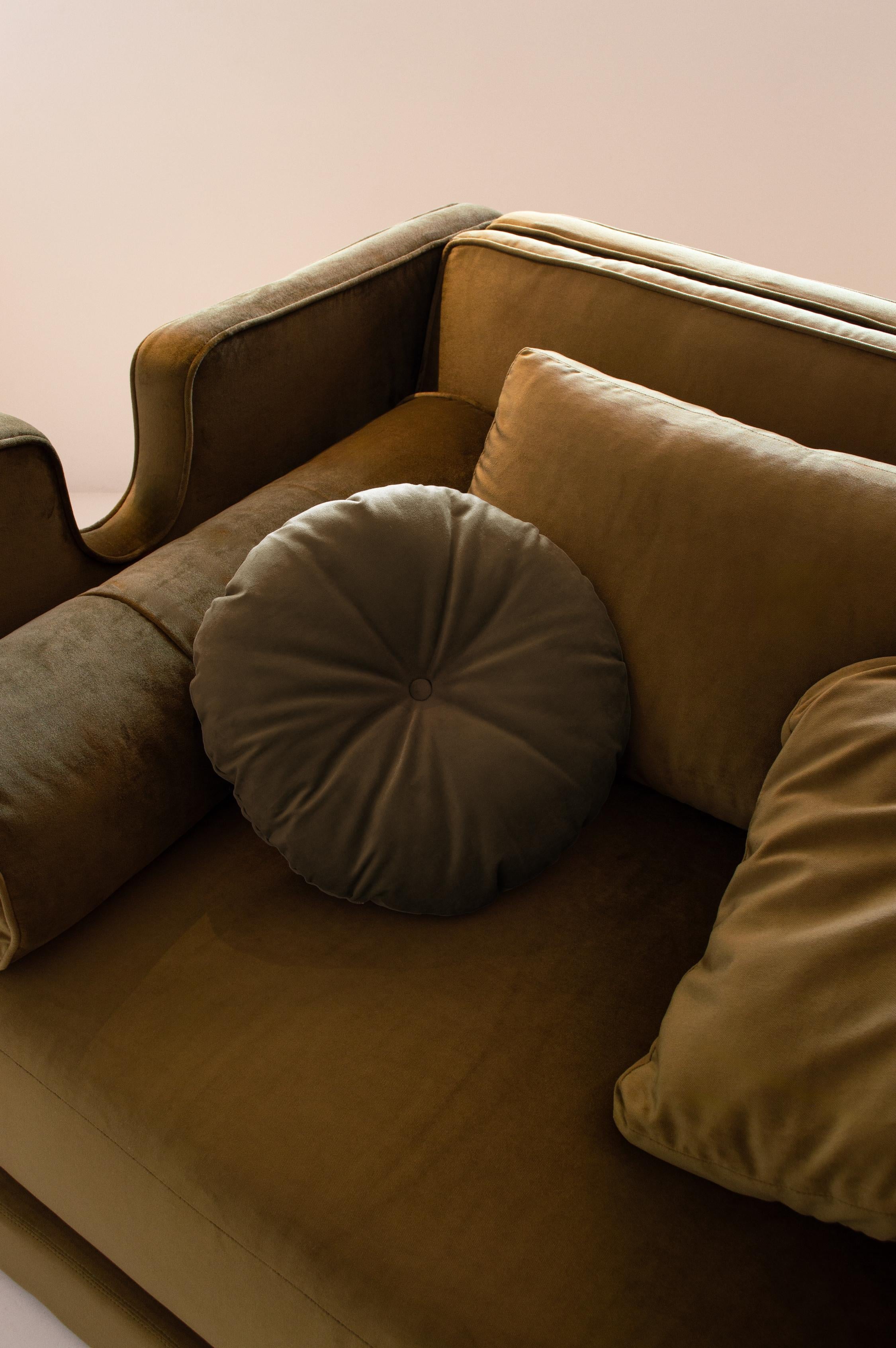 https://a.1stdibscdn.com/customizable-velvet-armchair-janum-i-different-available-colors-olive-green-for-sale-picture-2/f_53312/f_494102921774645088600/ACOOCOORO_0456_EDIT_master.jpg