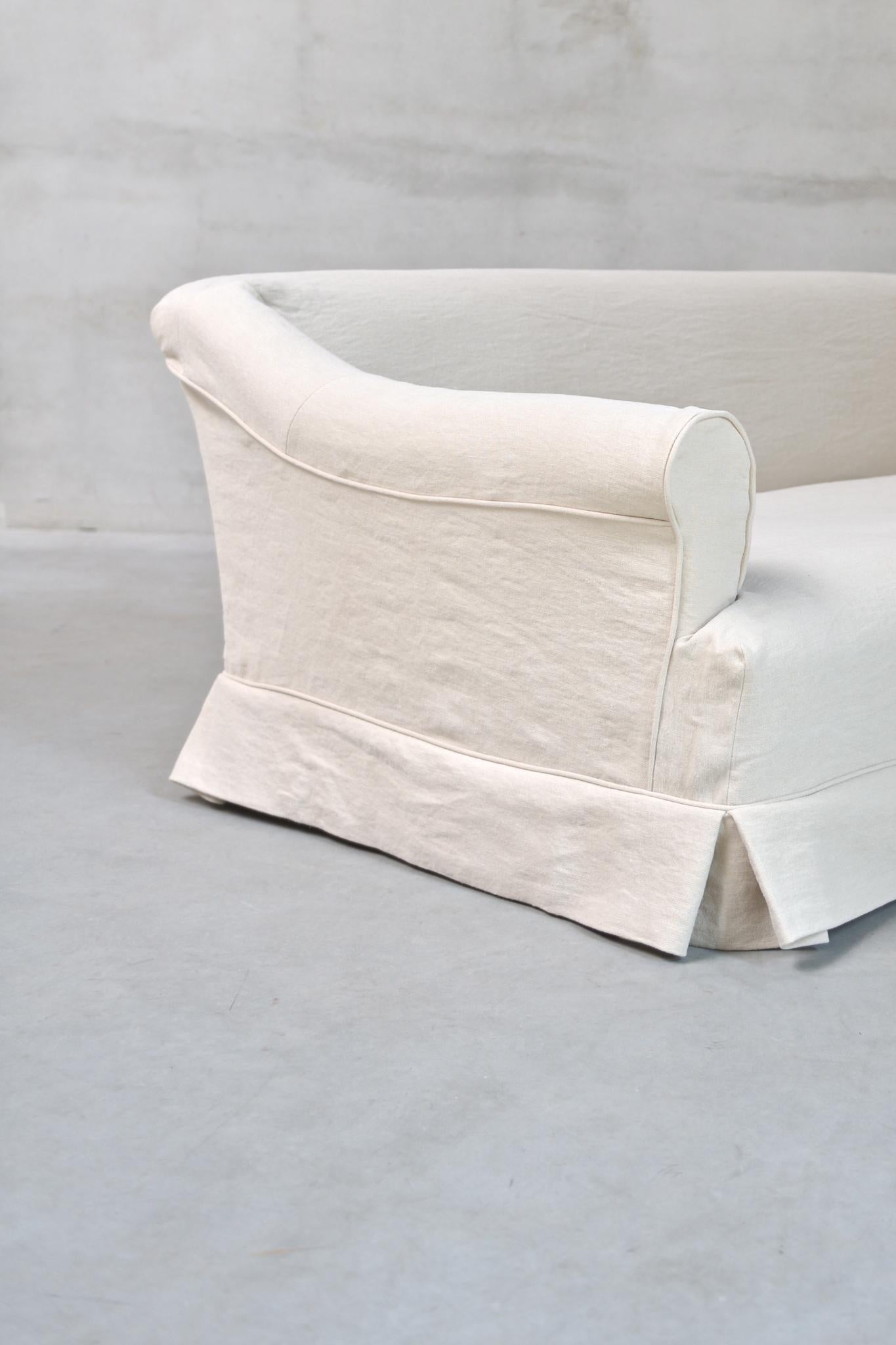 https://a.1stdibscdn.com/sophie-sofa-by-am-designs-for-sale-picture-2/f_102622/f_456797021751376480153/ACT_SEA_SOF_10000_1_2_master.jpg
