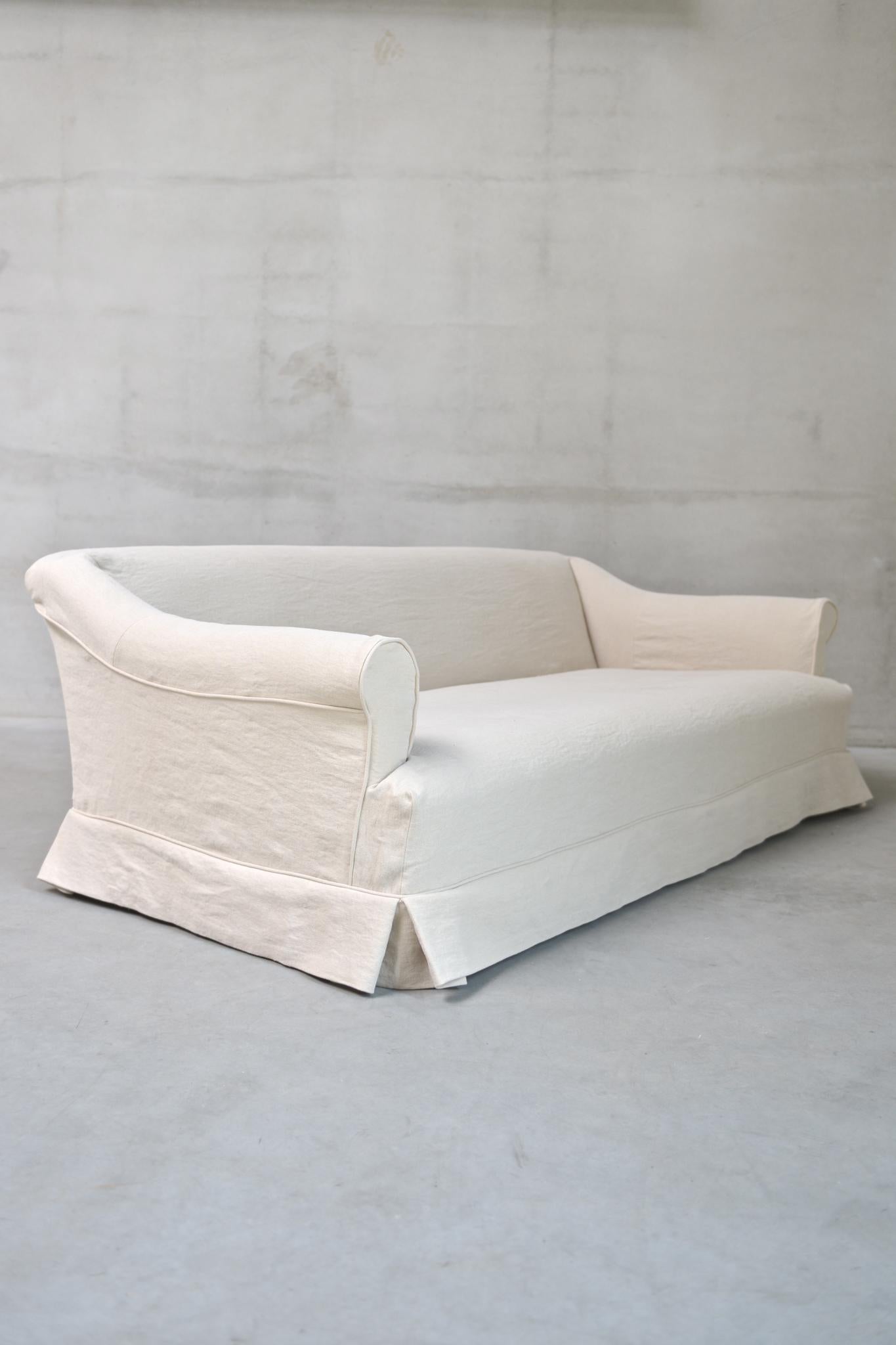 https://a.1stdibscdn.com/sophie-sofa-by-am-designs-for-sale-picture-4/f_102622/f_456797021751376480152/ACT_SEA_SOF_10000_1_master.jpg