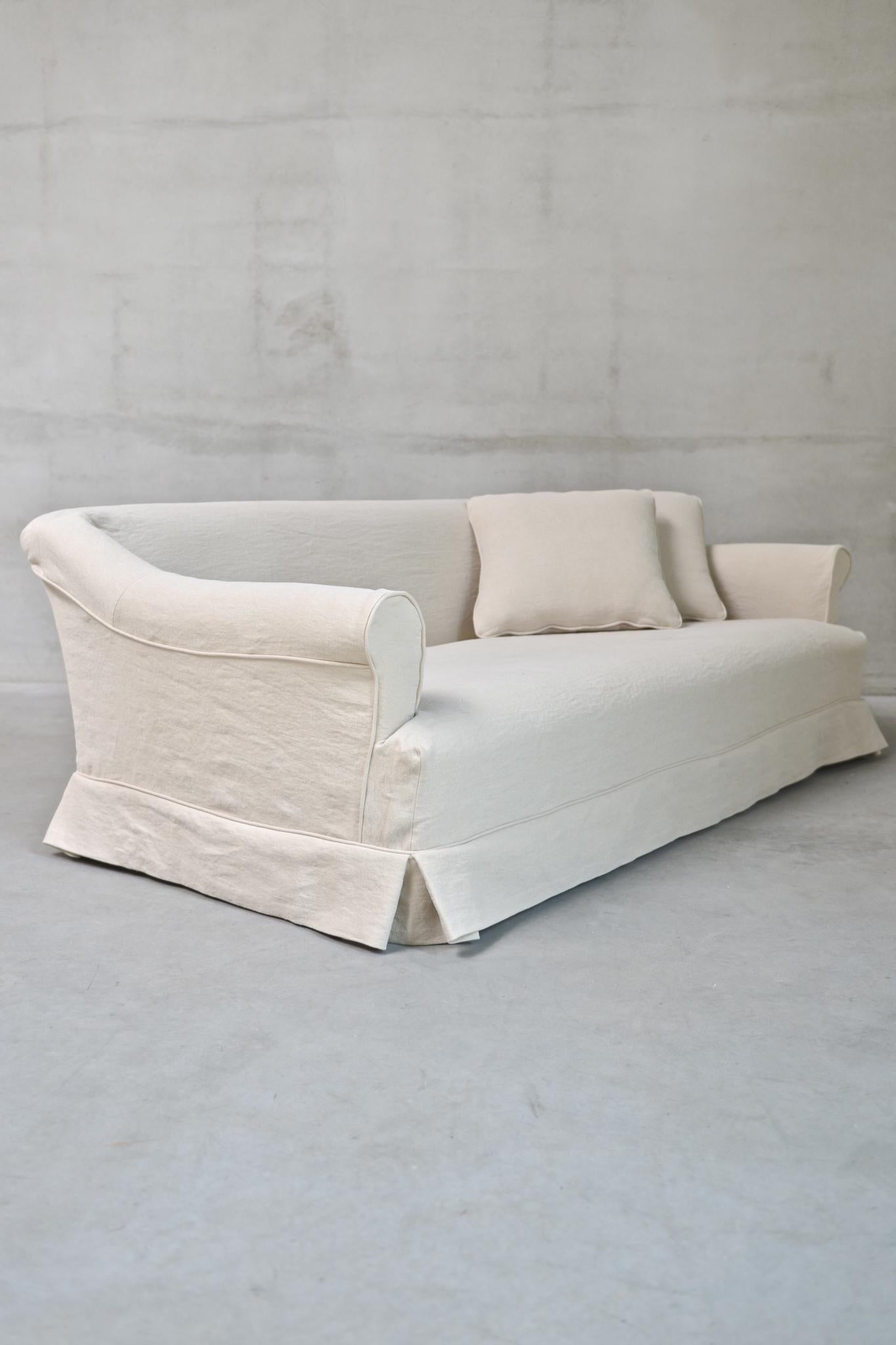 https://a.1stdibscdn.com/sophie-sofa-by-am-designs-for-sale-picture-3/f_102622/f_456797021751376480190/ACT_SEA_SOF_10000_3_master.jpg