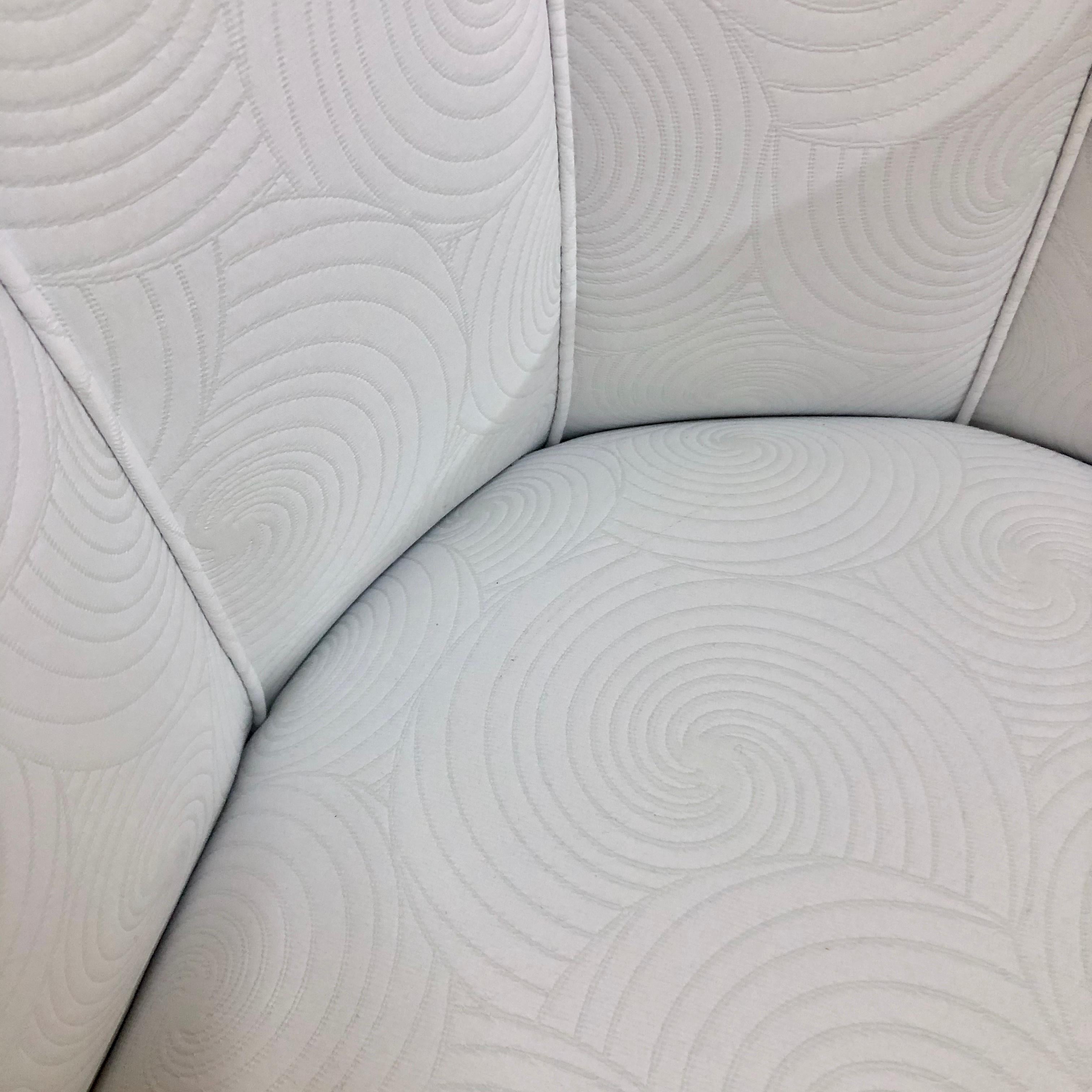 https://a.1stdibscdn.com/revolving-white-art-deco-style-tulip-shaped-club-chair-with-macassar-panels-for-sale-picture-6/f_31283/f_167576011572966506831/ADM0036_Lounge_Sessel_Club_chairs_Tulpensessel_Wei_Art_Deco_Style_06_master.jpeg