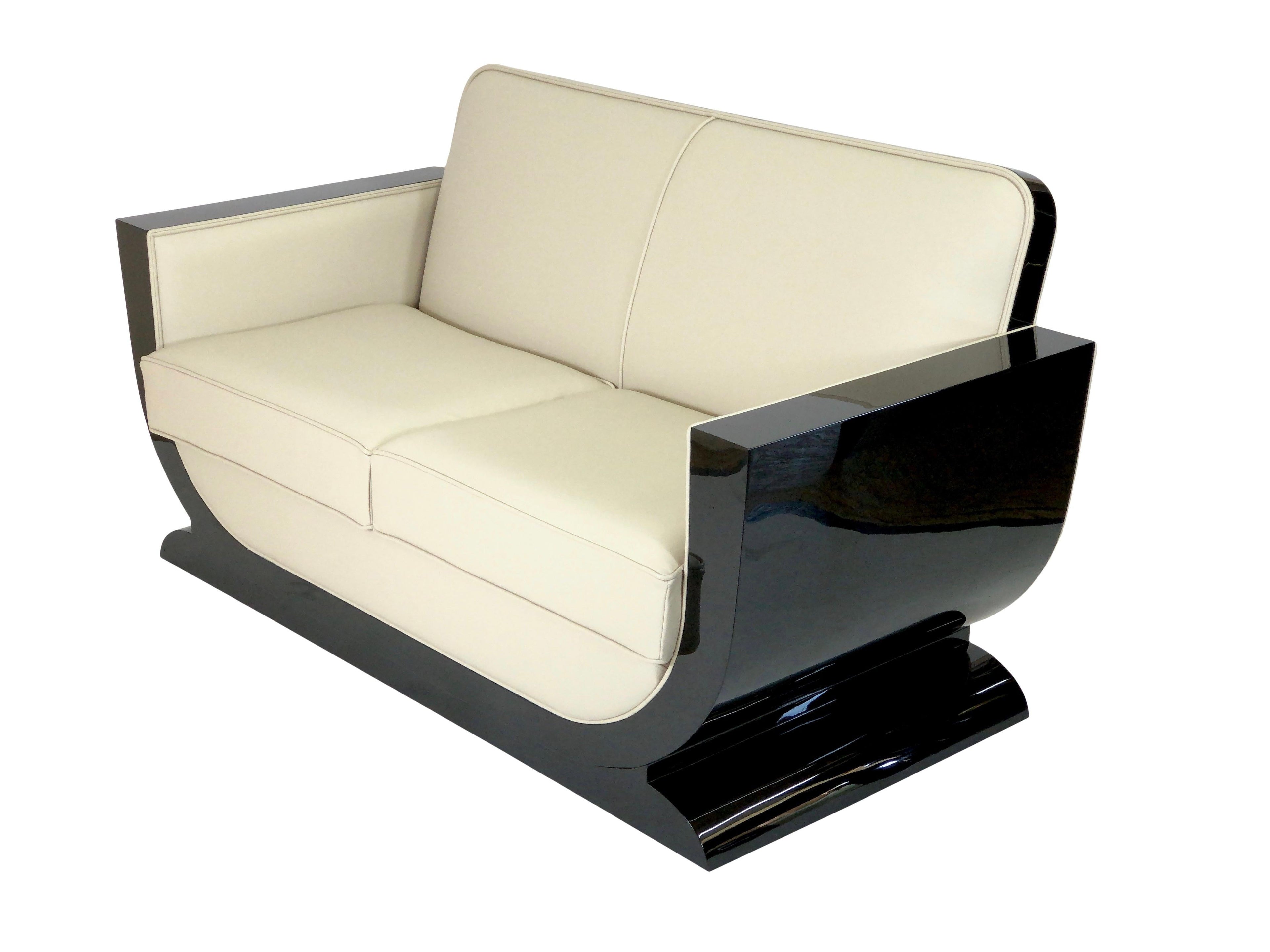 https://a.1stdibscdn.com/u-shaped-black-and-white-art-deco-style-couch-with-black-piano-lacquer-for-sale-picture-3/f_31283/f_192042621590412475696/ADM0099_Art_Deco_Stil_M_bel_Sofa_zweisitzer_Leder_Schwarzlack_beige_Made_in_Germany_04_master.jpeg