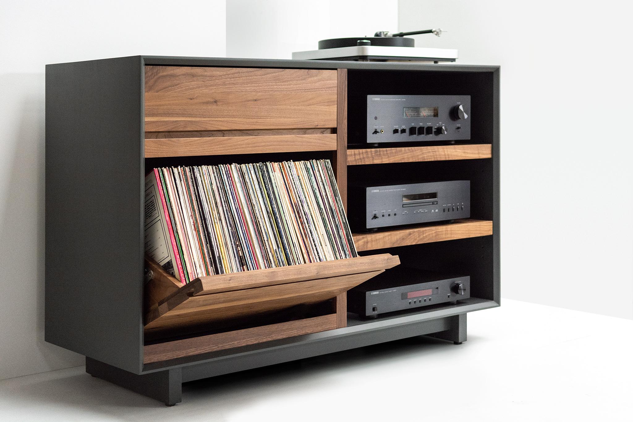 https://a.1stdibscdn.com/modern-51-lp-storage-media-console-entertainment-cabinet-with-drawer-for-sale-picture-3/f_27523/f_77833031553700155262/AERO_51_Stereo_Cabinet_master.jpg