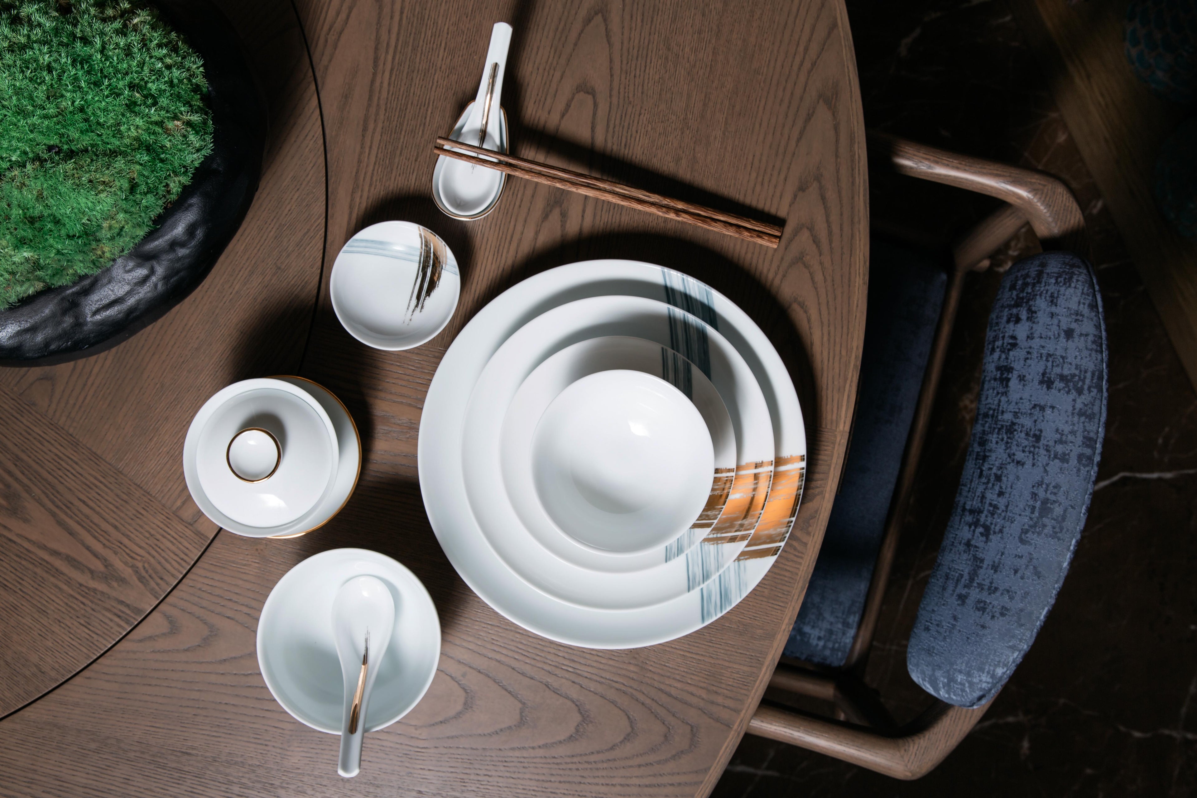 https://a.1stdibscdn.com/round-dining-table-with-lazy-susan-160cm-interlock-andre-fu-living-grey-oak-new-for-sale-picture-4/f_52392/f_188961521588237496659/AFL_Collection_AB_MV_Mood_Image_13_master.jpg
