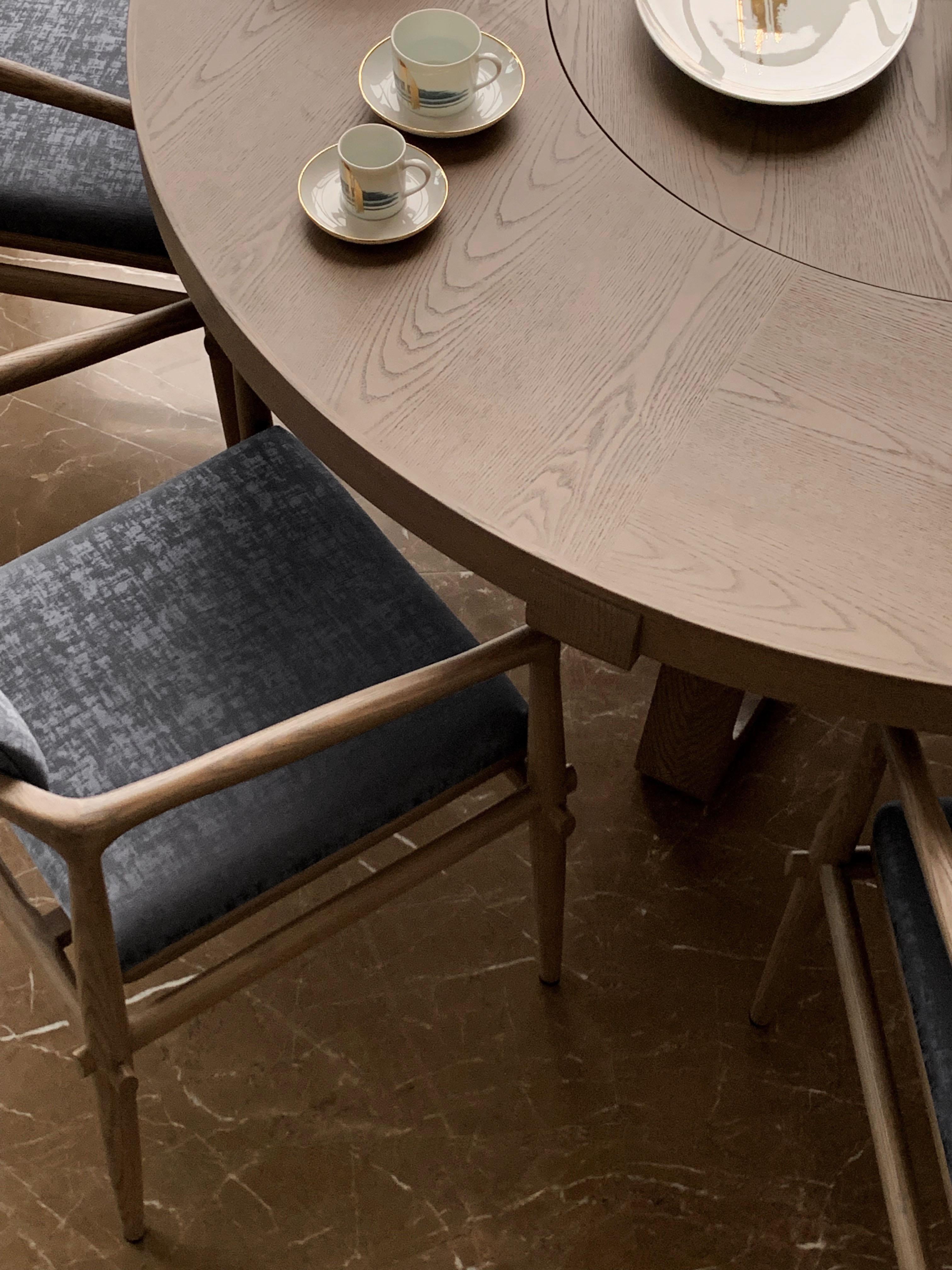 https://a.1stdibscdn.com/round-dining-table-with-lazy-susan-160cm-interlock-andre-fu-living-grey-oak-new-for-sale-picture-6/f_52392/f_188961521588237497560/AFL_Collection_AB_MV_Mood_Image_19_master.jpg