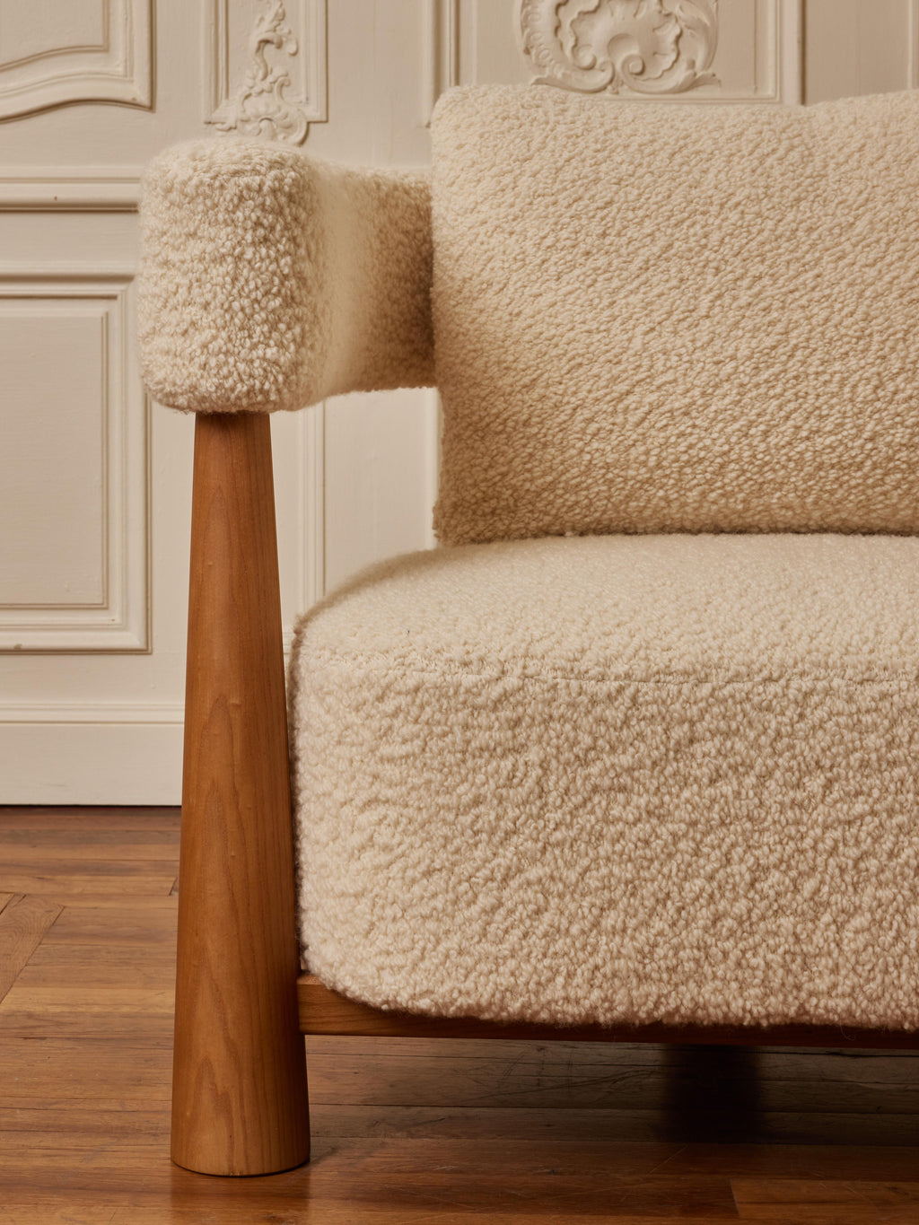 https://a.1stdibscdn.com/wooden-armchairs-by-studio-glustin-for-sale-picture-6/f_9680/f_366392521697460951011/AGENCEISOLA_230103_master.jpg