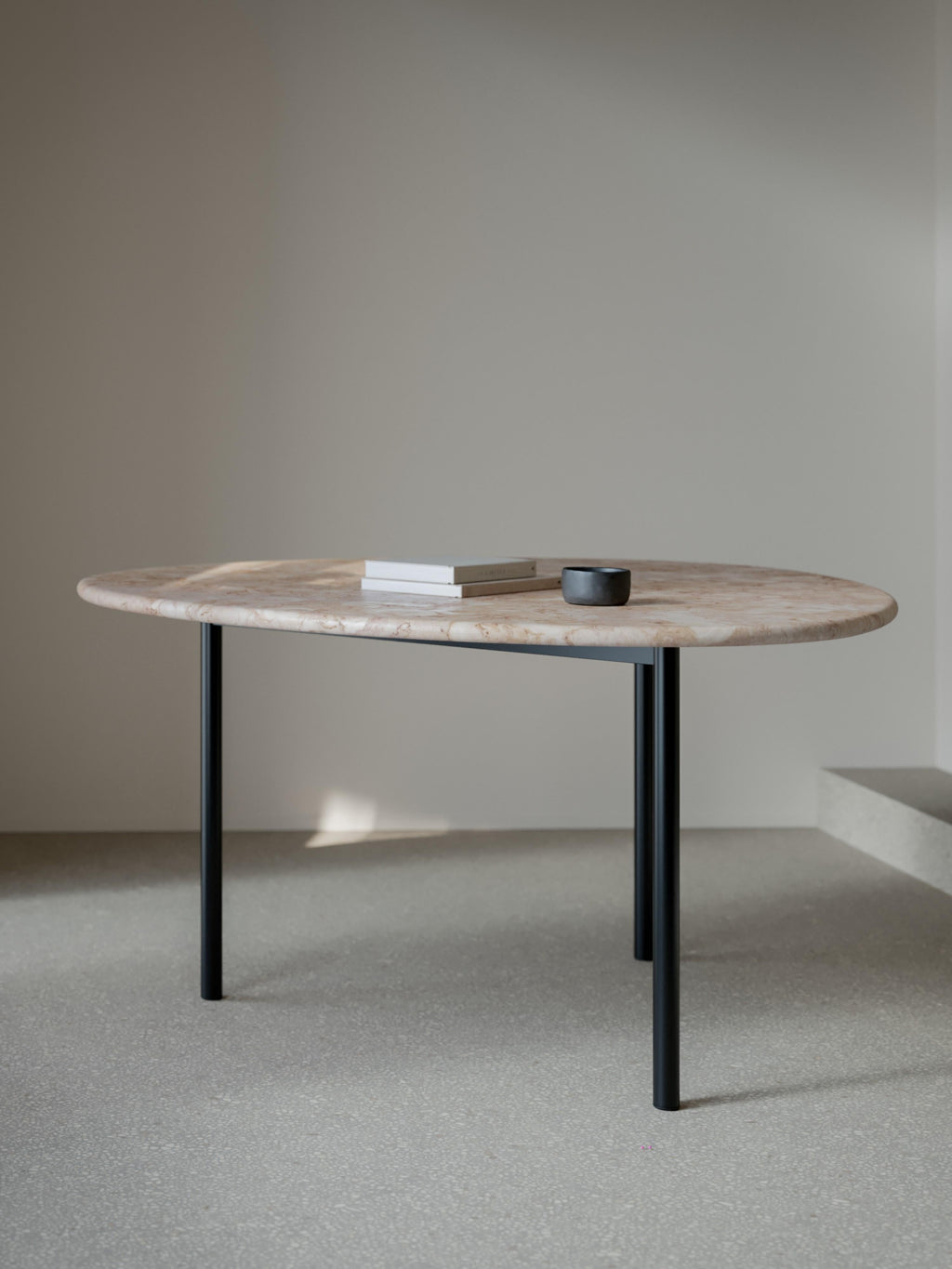 https://a.1stdibscdn.com/aitai-dinning-table-by-kengo-kuma-with-lioz-limestone-top-metal-frame-140-for-sale-picture-2/f_60192/f_471204321760973828112/AITAI_TABLE_04_master.jpg