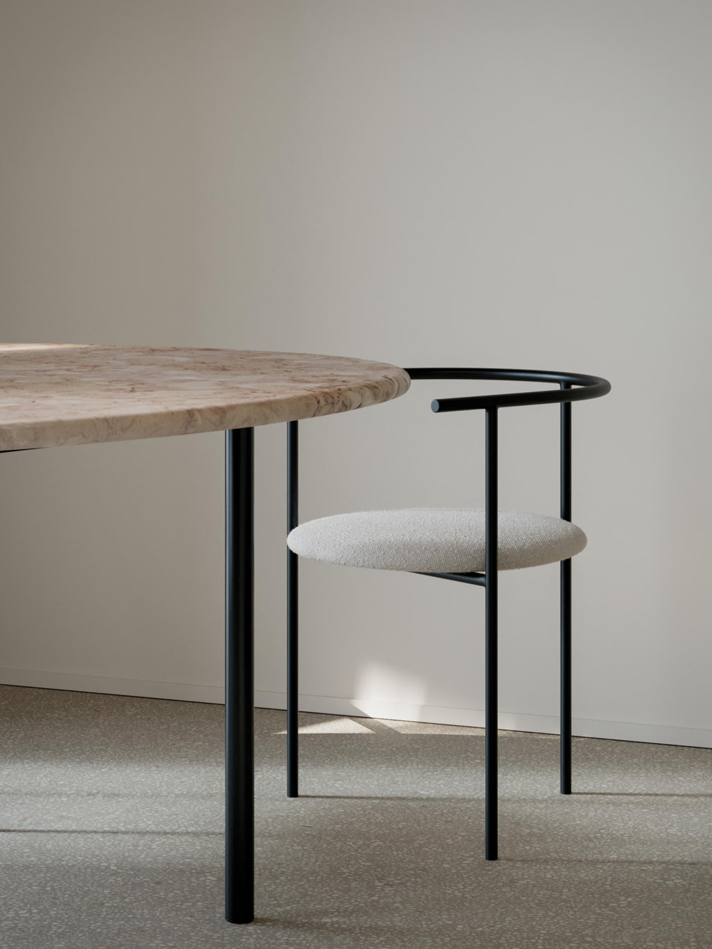 https://a.1stdibscdn.com/aitai-dinning-table-by-kengo-kuma-with-lioz-limestone-top-metal-frame-140-for-sale-picture-4/f_60192/f_471204321760973832686/AITAI_TABLEandCHAIR_02_master.jpg