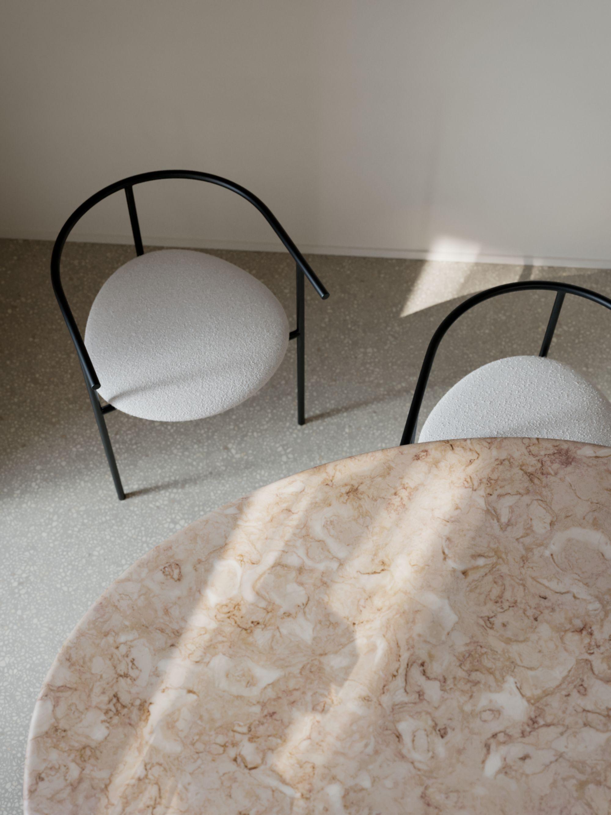 https://a.1stdibscdn.com/aitai-dinning-table-by-kengo-kuma-with-lioz-limestone-top-metal-frame-140-for-sale-picture-5/f_60192/f_471204321760973826739/AITAI_TABLEandCHAIR_03_exemplo_master.jpg