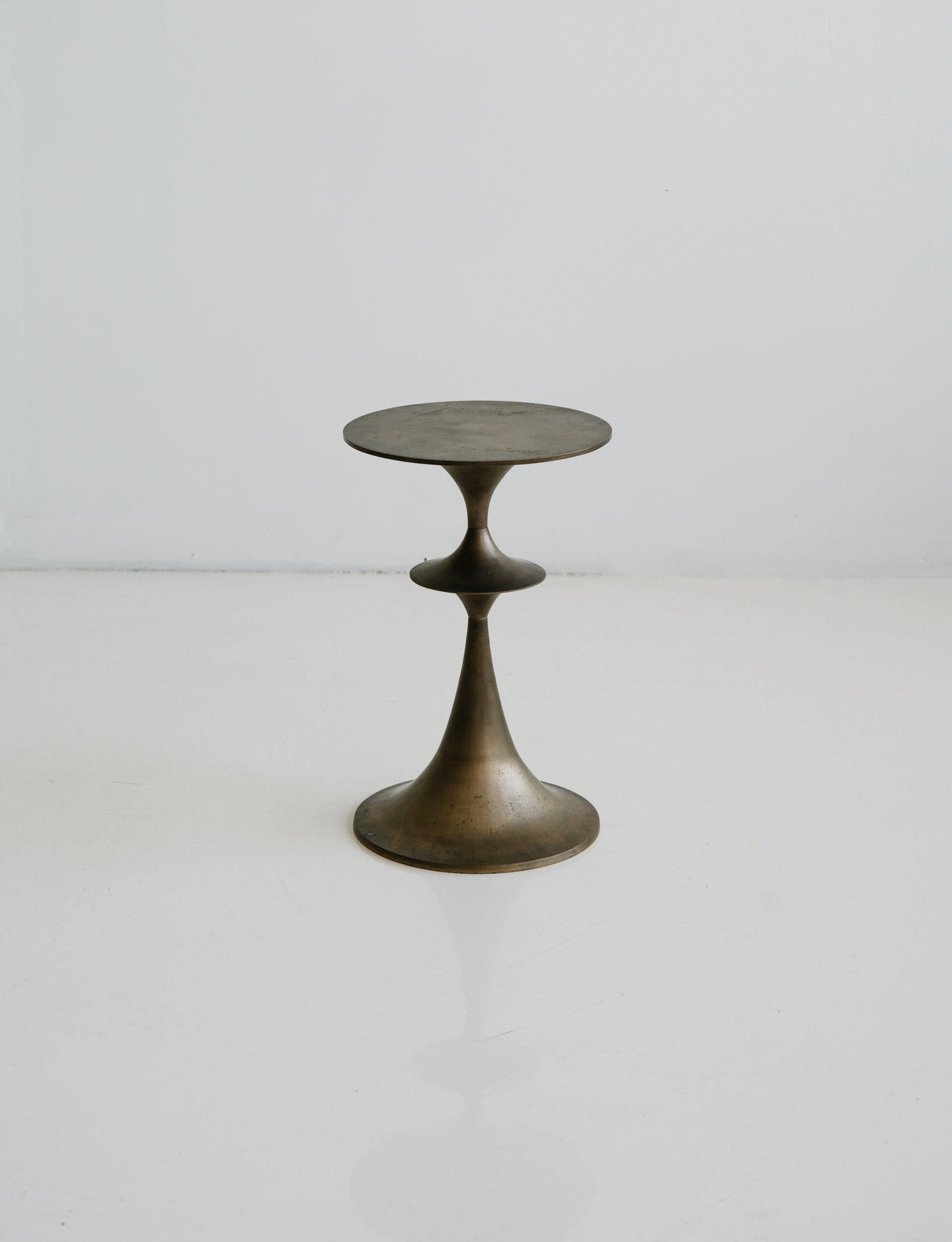 https://a.1stdibscdn.com/umaid-table-in-cast-brass-small-for-sale-picture-14/f_71162/f_307669221685628728160/AKMD_21158_master.jpg