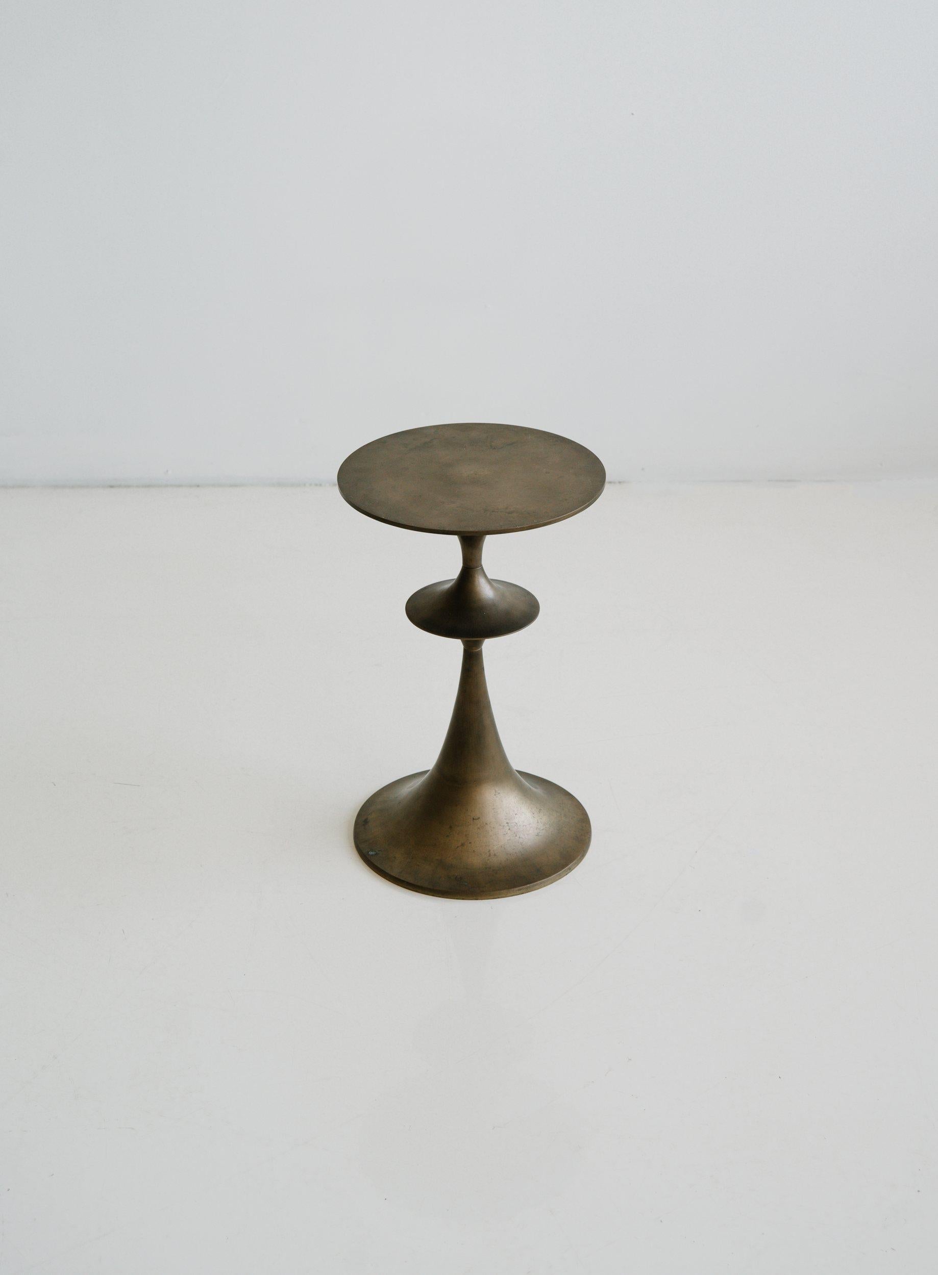 https://a.1stdibscdn.com/umaid-table-in-cast-brass-small-for-sale-picture-6/f_71162/f_307669221685628638680/AKMD_21160_master.jpg