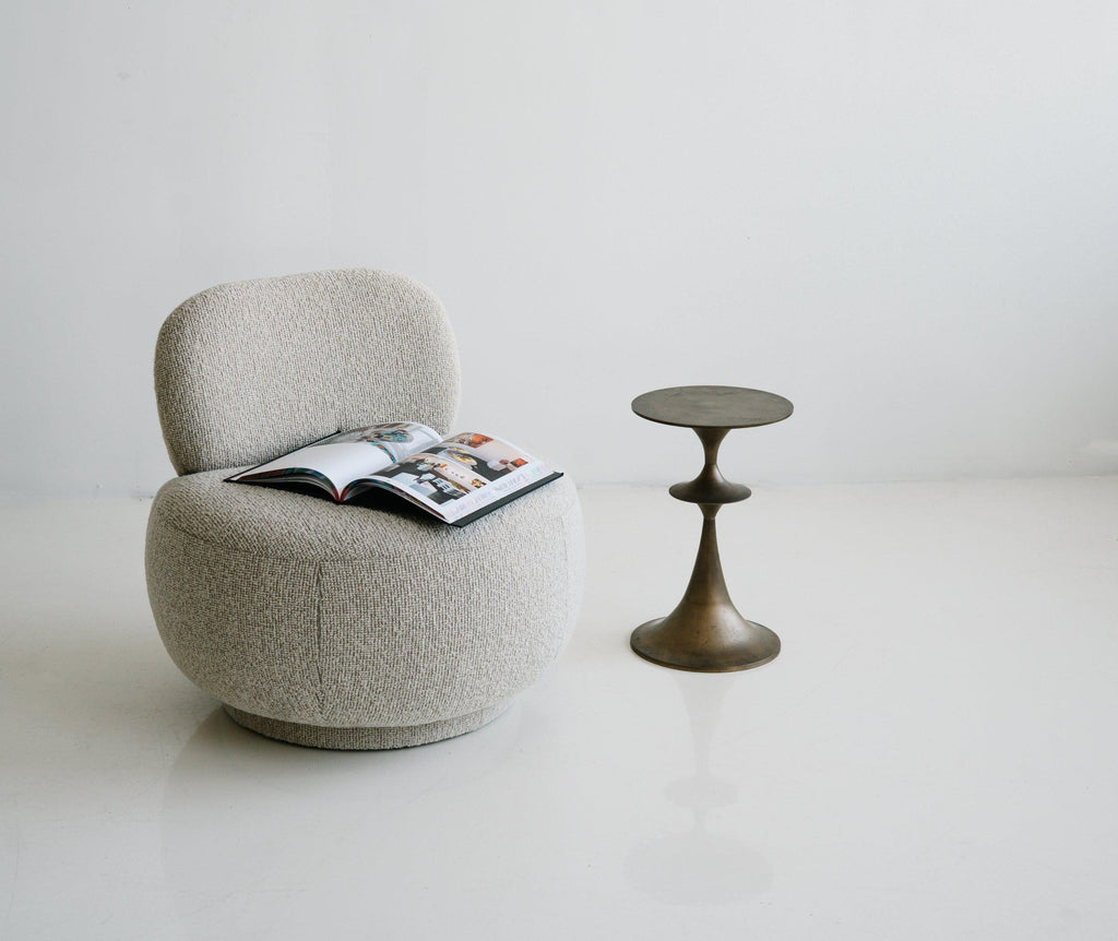 https://a.1stdibscdn.com/umaid-table-in-cast-brass-small-for-sale-picture-7/f_71162/f_307669221685628638726/AKMD_21168_master.jpg