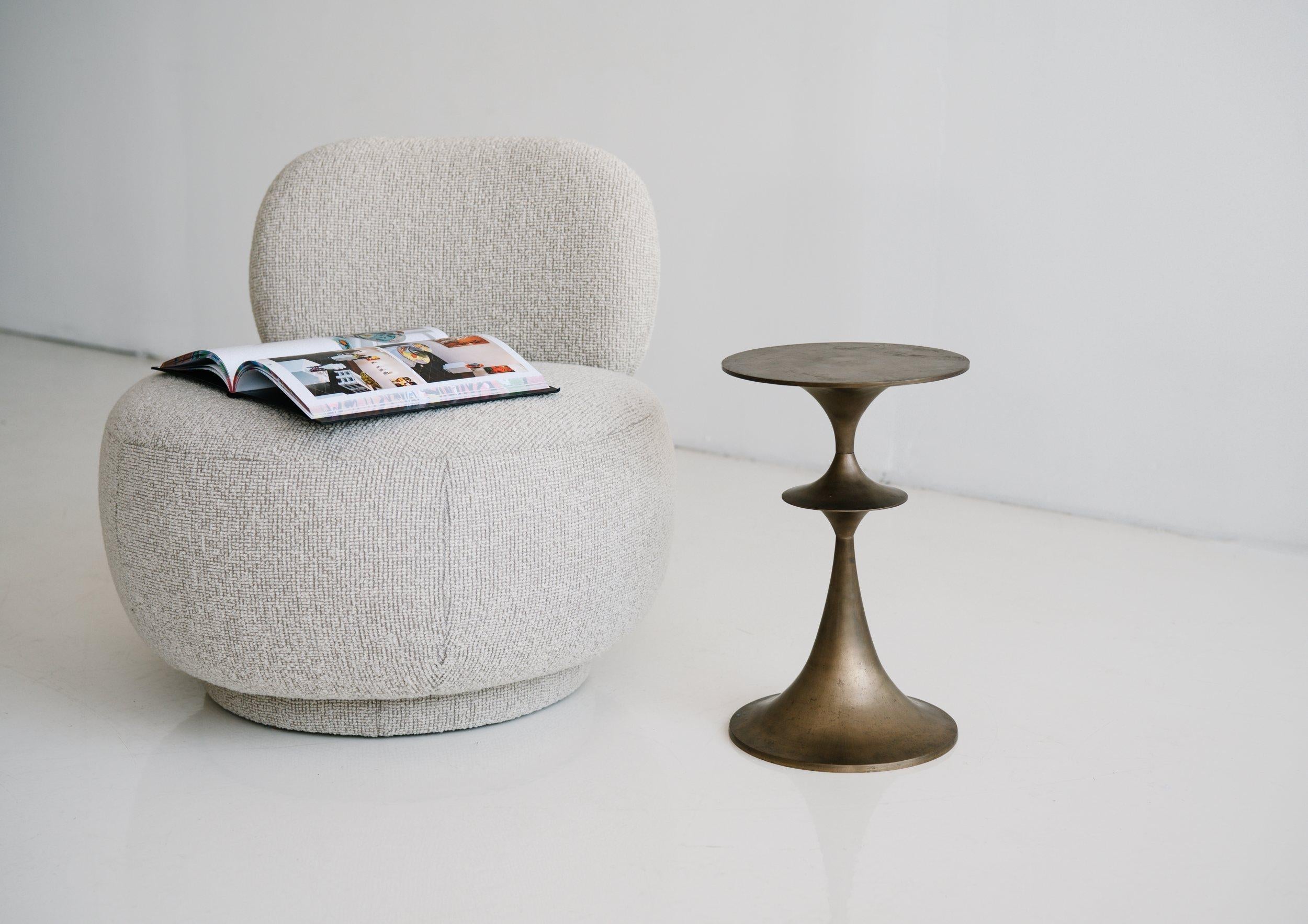 https://a.1stdibscdn.com/umaid-table-in-cast-brass-small-for-sale-picture-10/f_71162/f_307669221685628638716/AKMD_21174_master.jpg