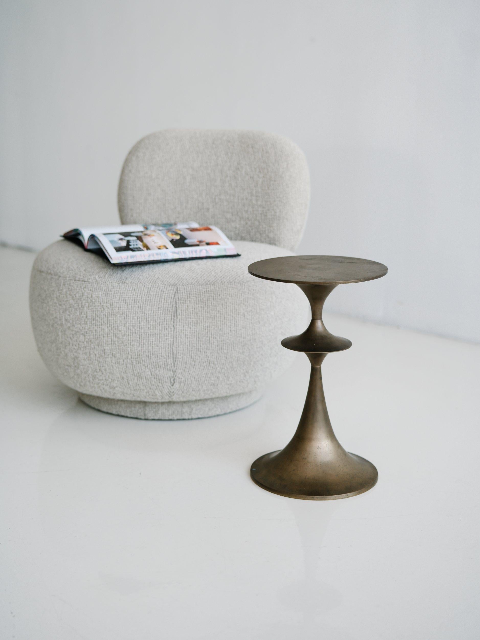 https://a.1stdibscdn.com/umaid-table-in-cast-brass-small-for-sale-picture-13/f_71162/f_307669221685628639709/AKMD_21178_master.jpg